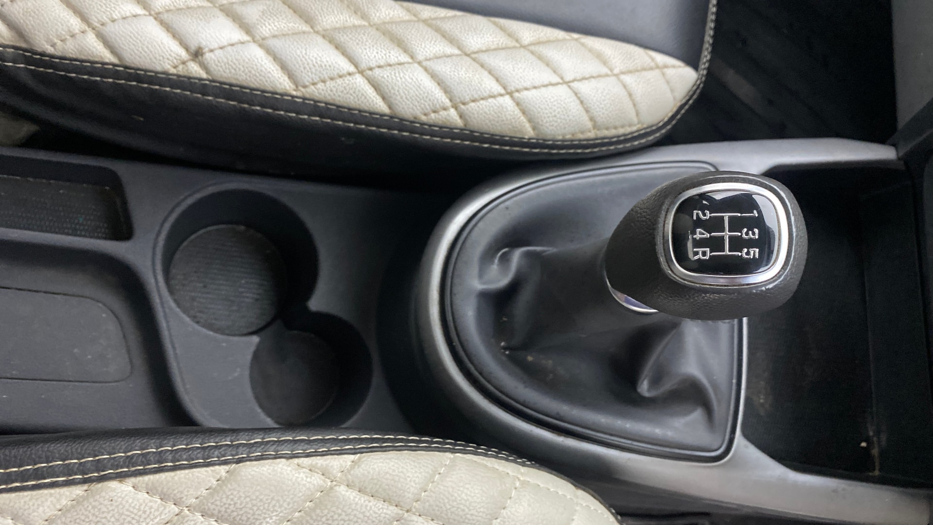 View 2021 Hyundai Grand i10 Nios Sportz Petrol Image 38 Used 2021 Hyundai Grand i10 Nios Sportz Petrol Image 38