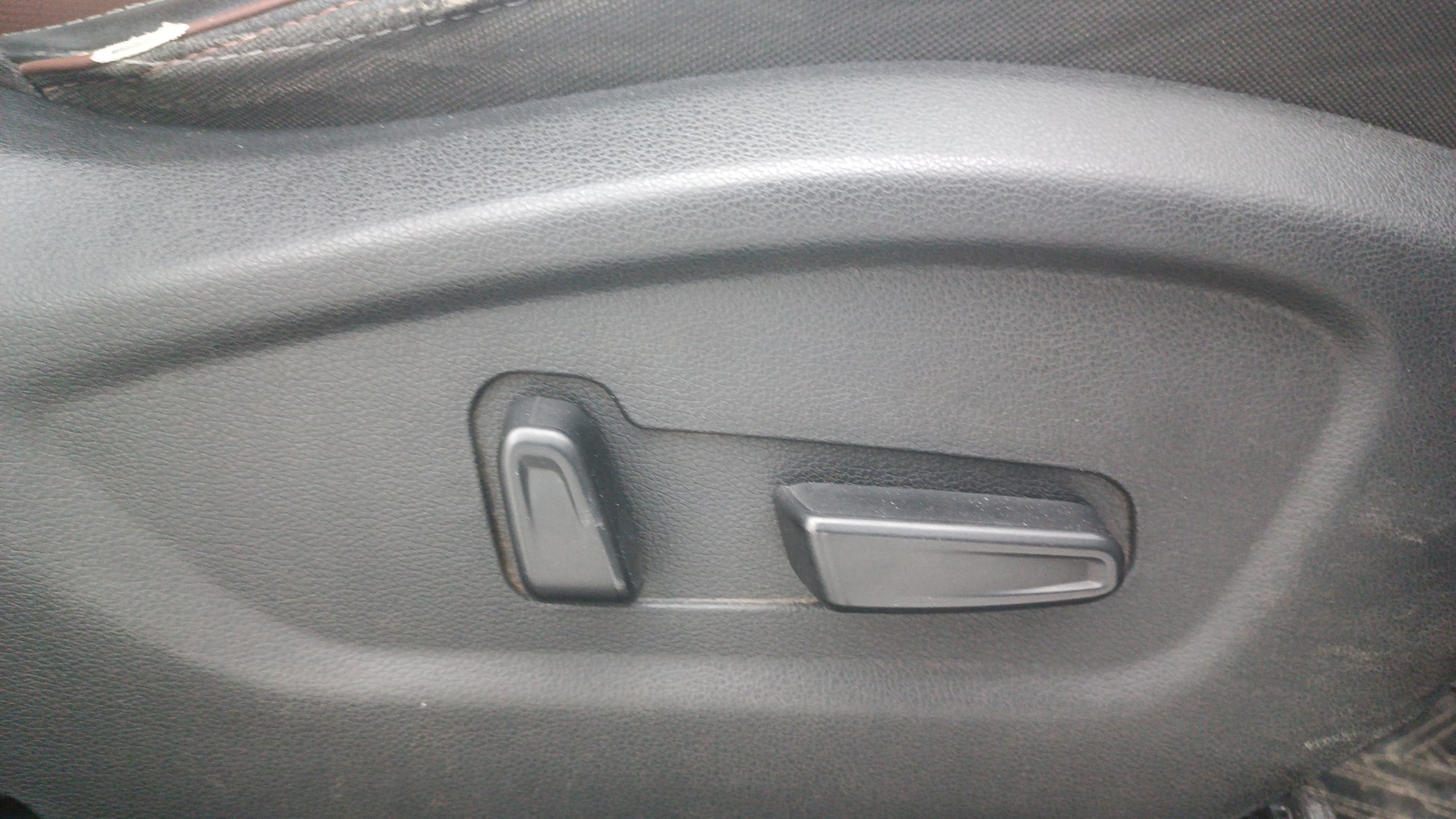 View 2022 Hyundai Alcazar Prestige 6 Seater MT Petrol Image 12 Used 2022 Hyundai Alcazar Prestige 6 Seater MT Petrol Image 12