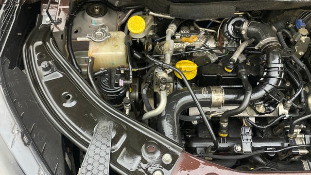 View Nissan Magnite Image 3 Used Nissan Magnite Image 3