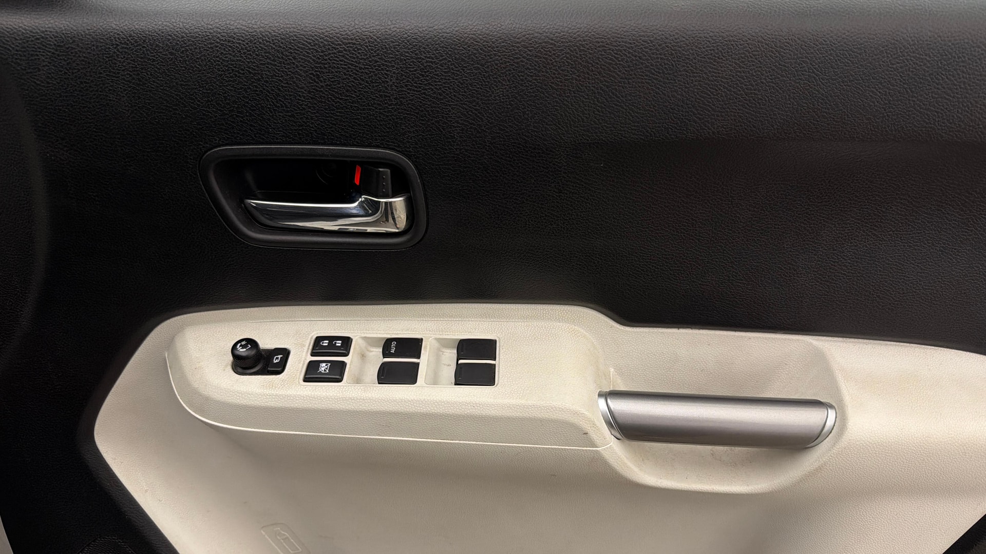 View 2024 Maruti Suzuki 1000 Base Variant Image 33 Used 2024 Maruti Suzuki 1000 Base Variant Image 33