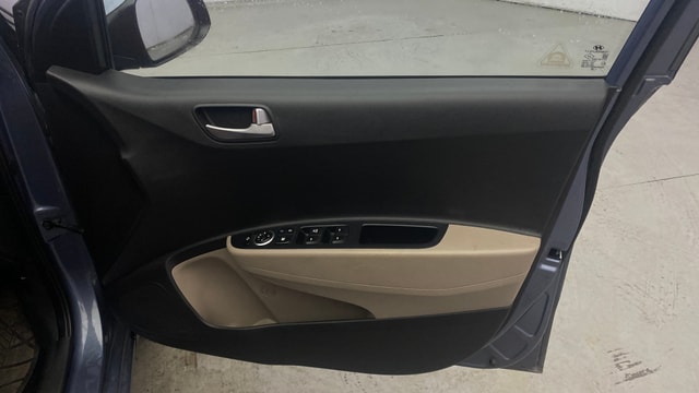 View Hyundai Xcent Image 32 Used Hyundai Xcent Image 32