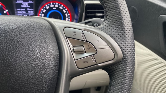 View Mahindra XUV300 Image 3 Used Mahindra XUV300 Image 3
