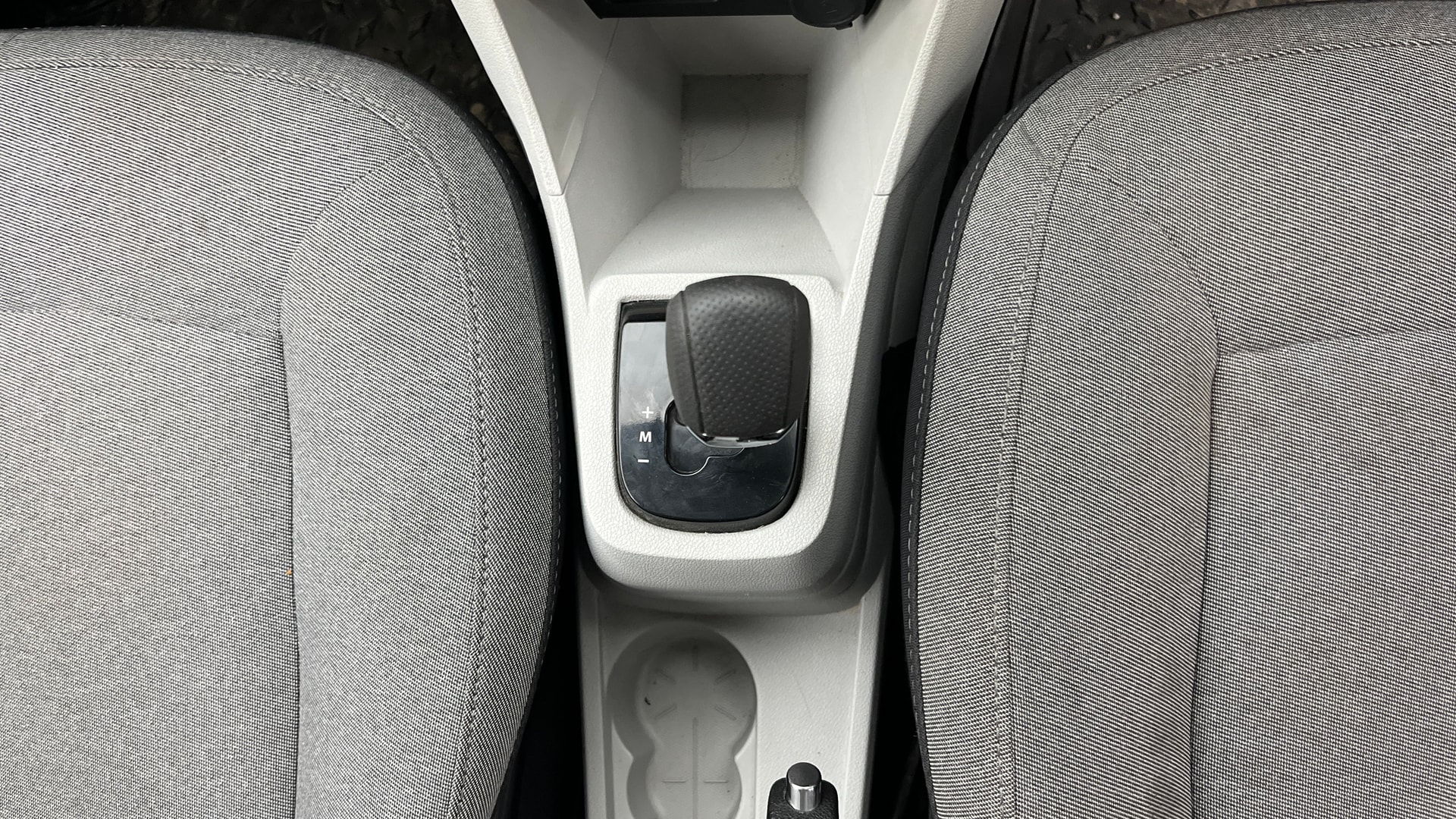 View 2025 Tata Tiago Revotorq XB Image 39 Used 2025 Tata Tiago Revotorq XB Image 39
