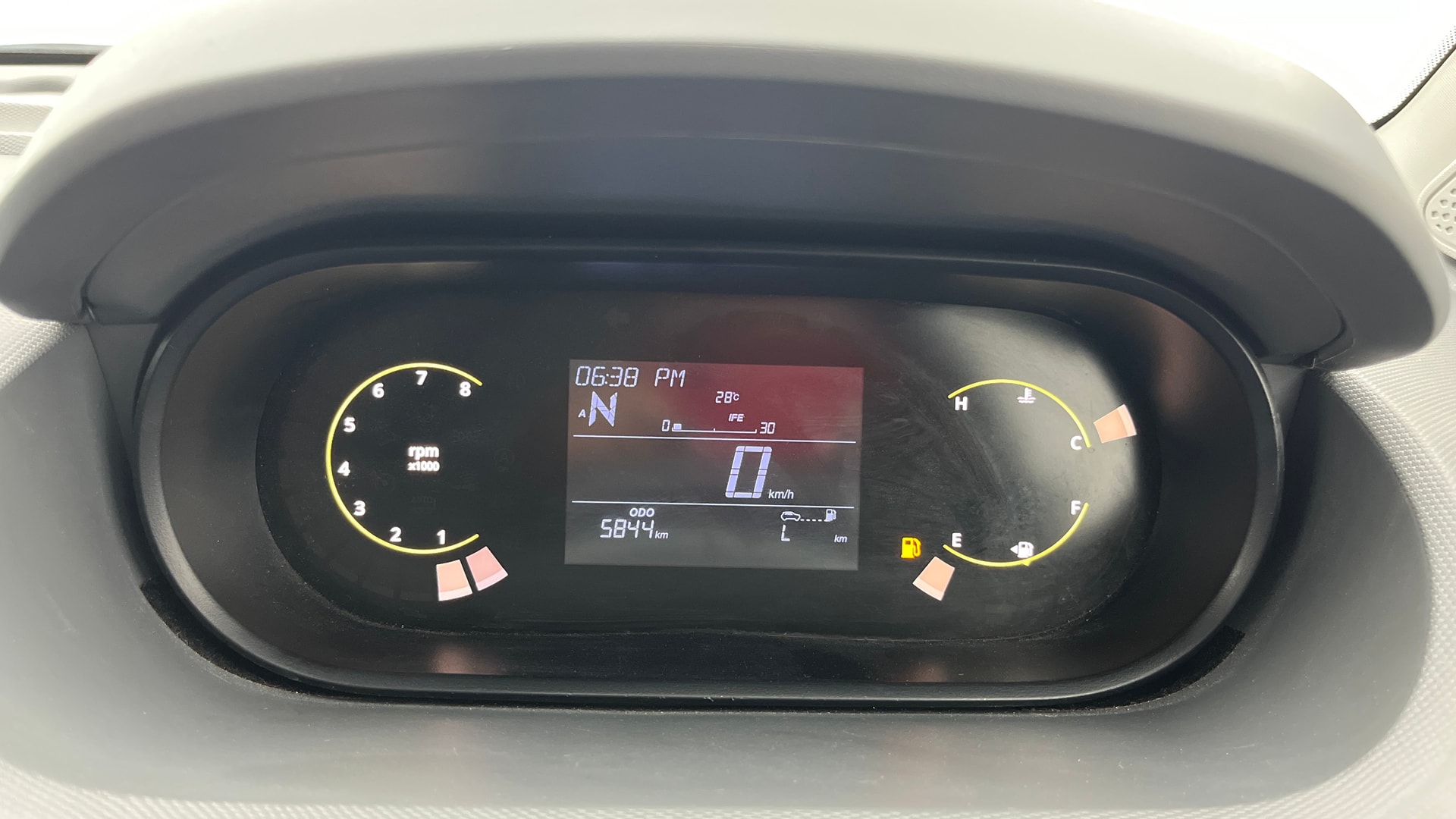 View 2025 Tata Tiago Revotorq XB Image 35 Used 2025 Tata Tiago Revotorq XB Image 35