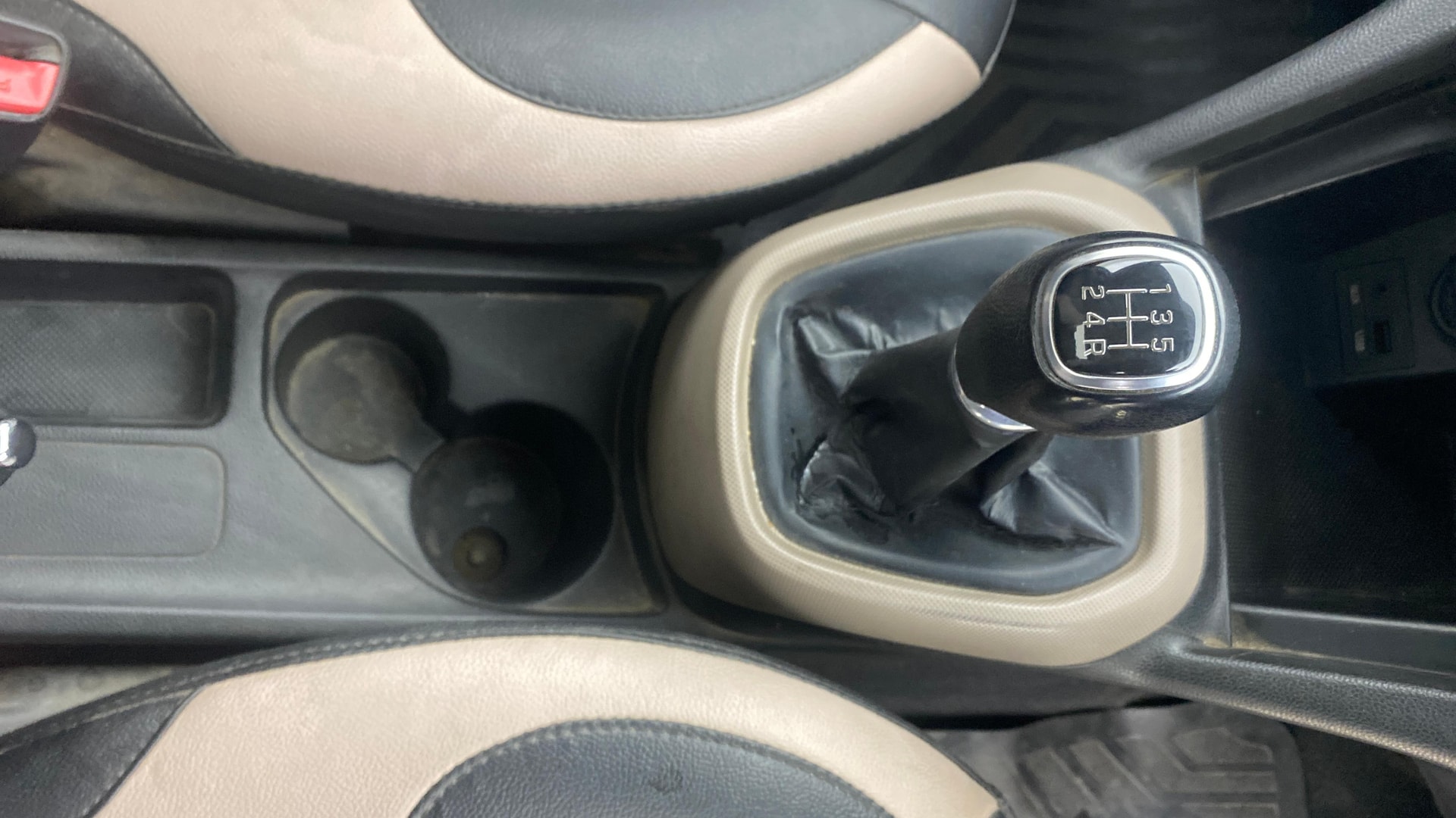 View 2015 Hyundai Xcent S Petrol Image 38 Used 2015 Hyundai Xcent S Petrol Image 38