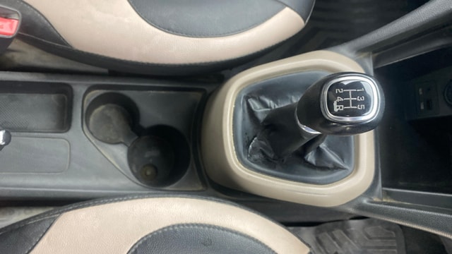 View Hyundai Xcent Image 38 Used Hyundai Xcent Image 38