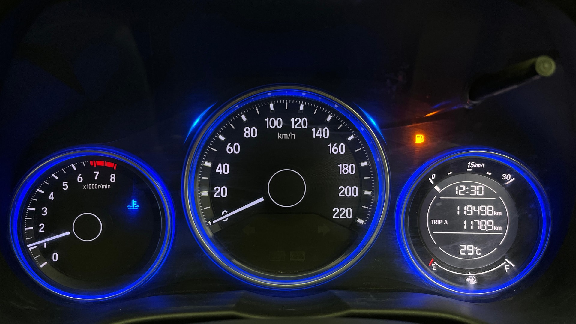 View 2015 Honda City ZX MT Diesel Anniversary Edition Image 21 Used 2015 Honda City ZX MT Diesel Anniversary Edition Image 21