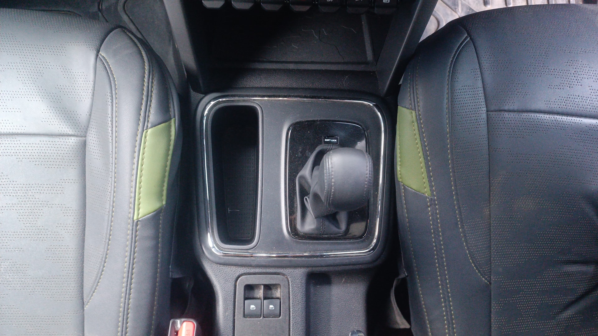 View 2024 Mahindra Thar AX Standard Manual Soft Top 6 Seater Image 39 Used 2024 Mahindra Thar AX Standard Manual Soft Top 6 Seater Image 39