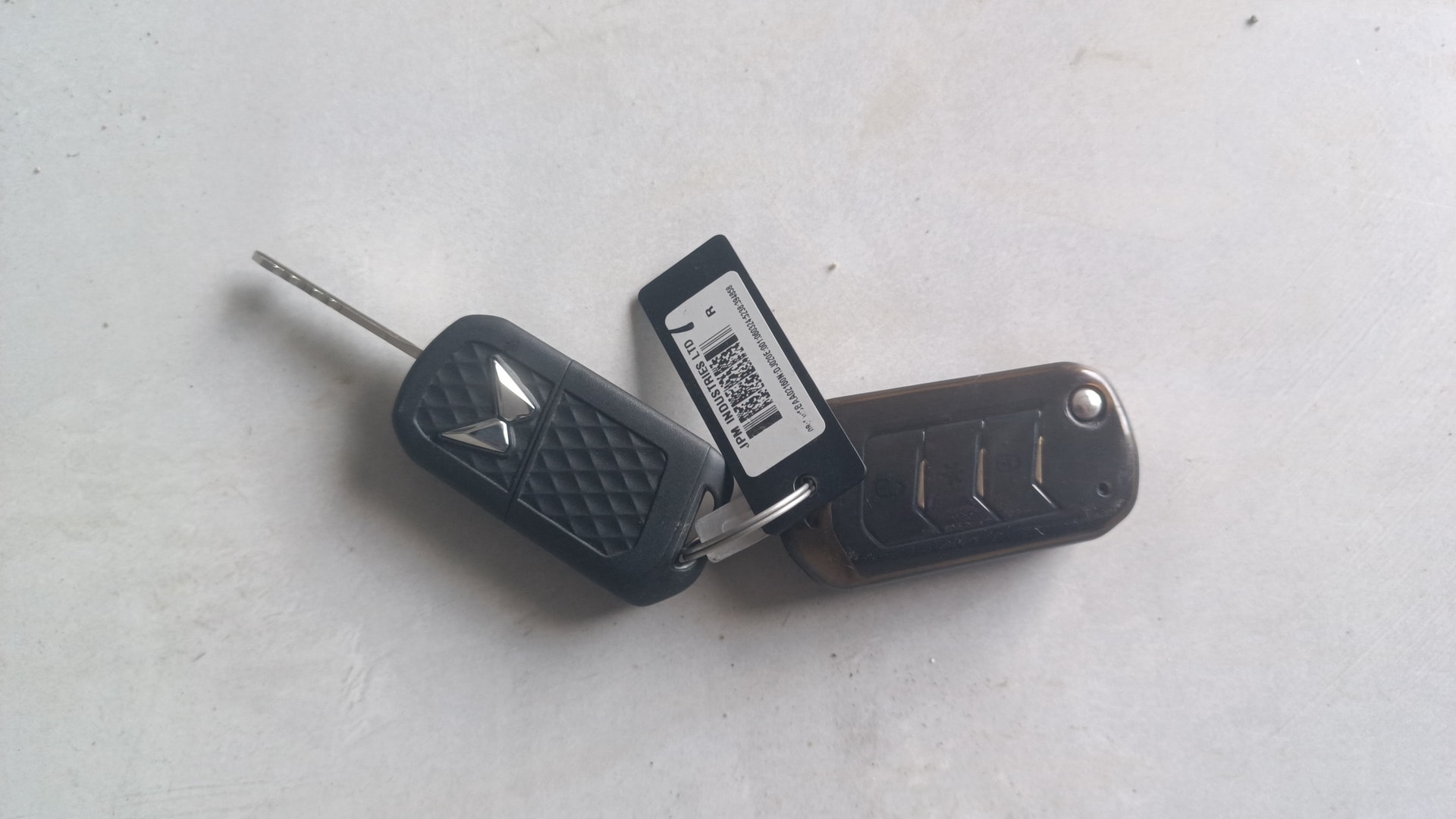 View 2024 Mahindra Thar AX Standard Manual Soft Top 6 Seater Image 28 Used 2024 Mahindra Thar AX Standard Manual Soft Top 6 Seater Image 28