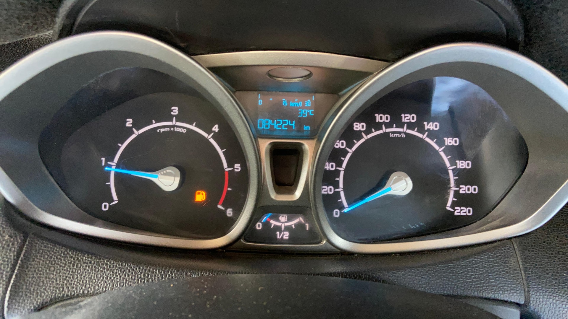 View 2015 Ford EcoSport 1.5 TDCi Diesel Ambiente BS IV Image 34 Used 2015 Ford EcoSport 1.5 TDCi Diesel Ambiente BS IV Image 34