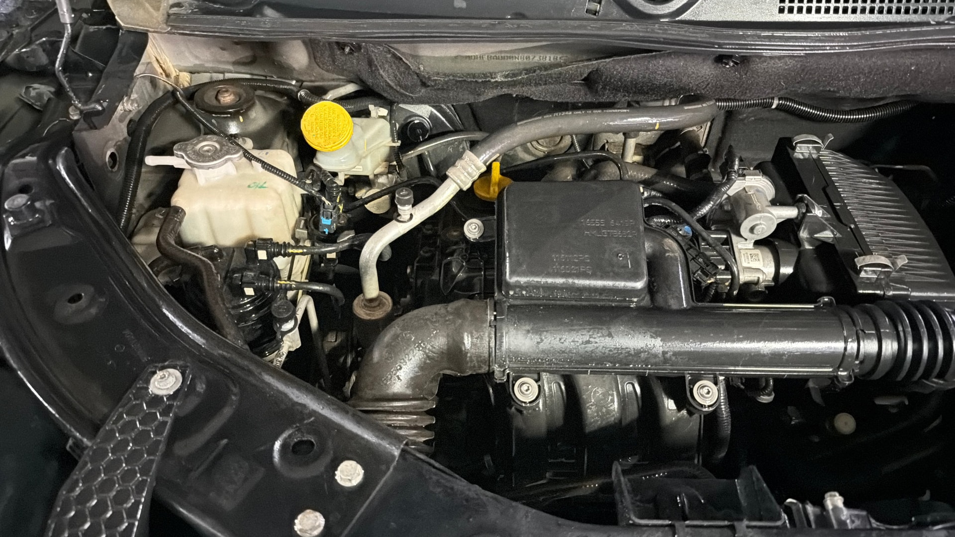 View 2023 Nissan Magnite XV Premium Image 4 Used 2023 Nissan Magnite XV Premium Image 4