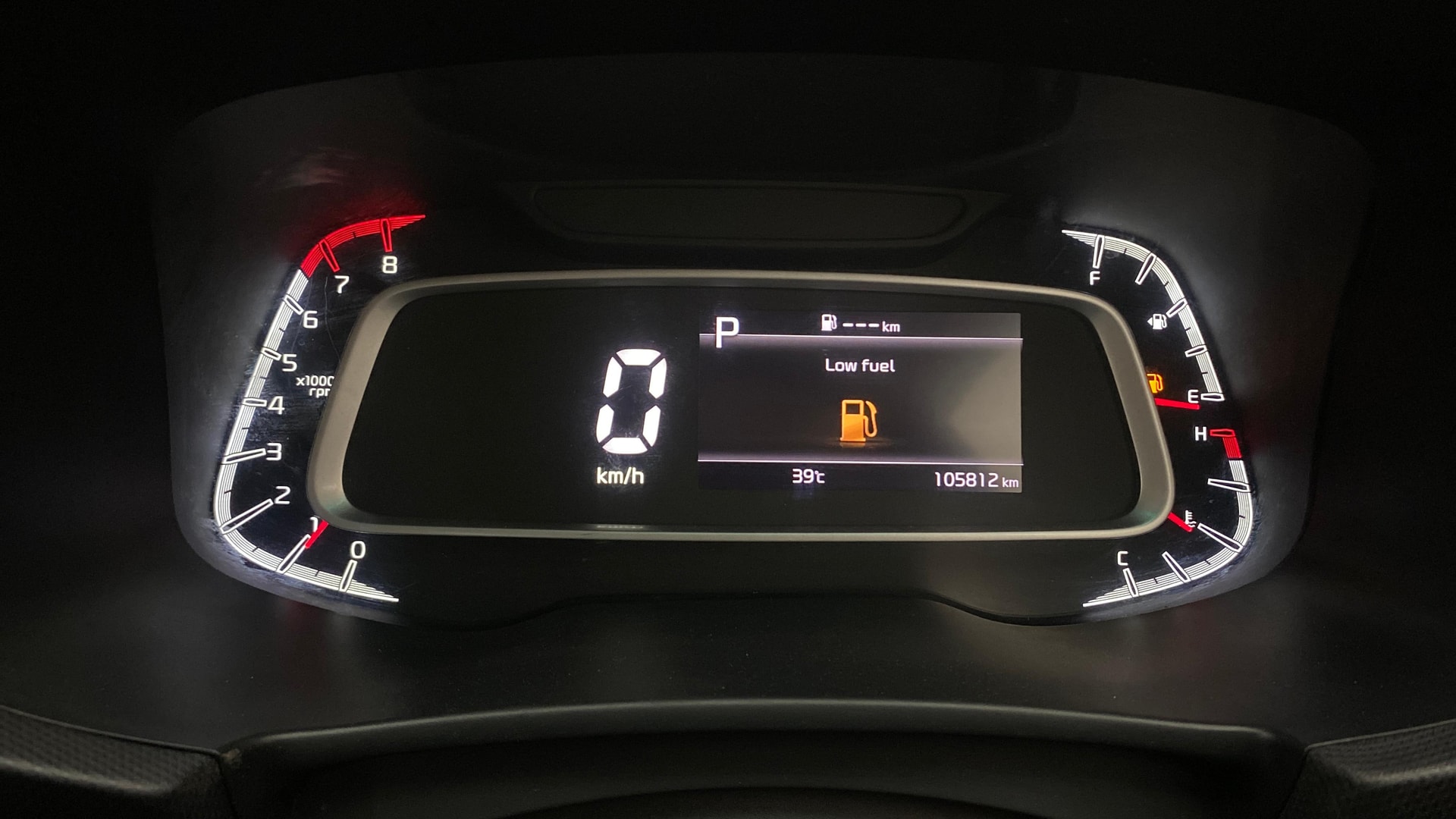 View 2022 Kia Sonet GTX Plus DCT Petrol Image 37 Used 2022 Kia Sonet GTX Plus DCT Petrol Image 37
