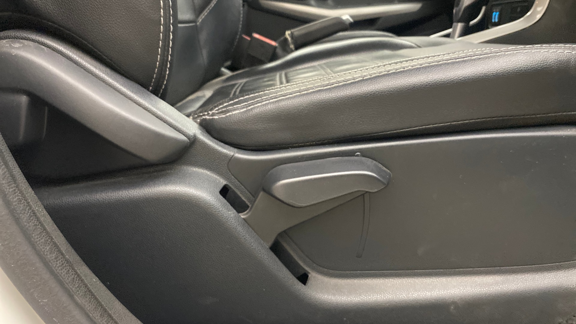 View 2018 Ford EcoSport 1.5 TDCi Diesel Ambiente BS IV Image 18 Used 2018 Ford EcoSport 1.5 TDCi Diesel Ambiente BS IV Image 18
