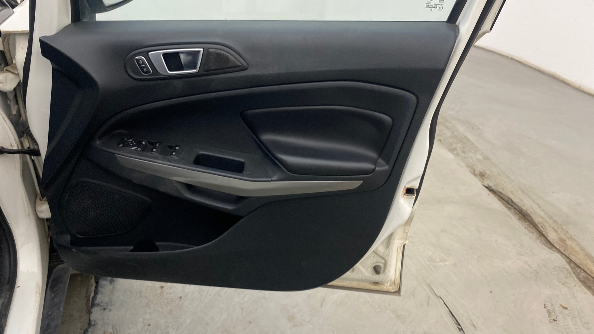 View 2018 Ford EcoSport 1.5 TDCi Diesel Ambiente BS IV Image 33 Used 2018 Ford EcoSport 1.5 TDCi Diesel Ambiente BS IV Image 33