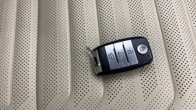 View Kia Carens Image 30 Used Kia Carens Image 30
