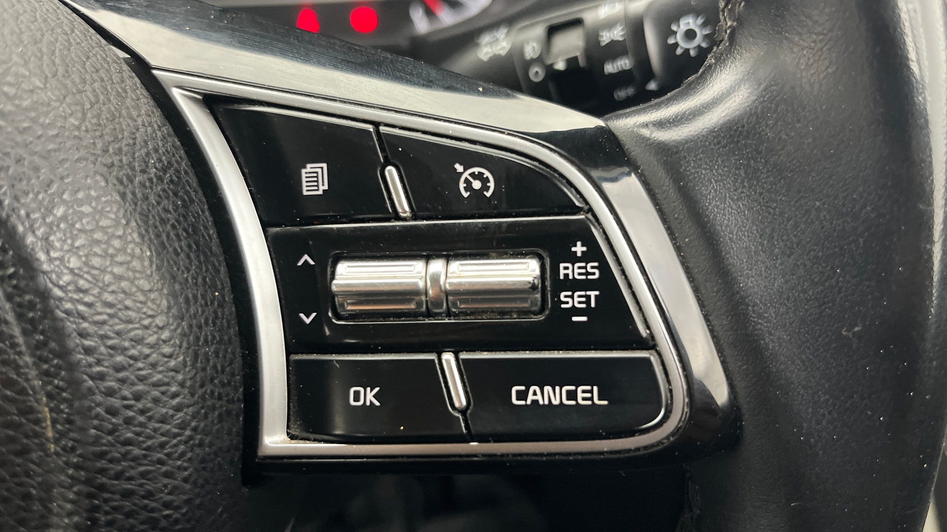View 2021 Kia Sonet HTX Diesel Image 3 Used 2021 Kia Sonet HTX Diesel Image 3