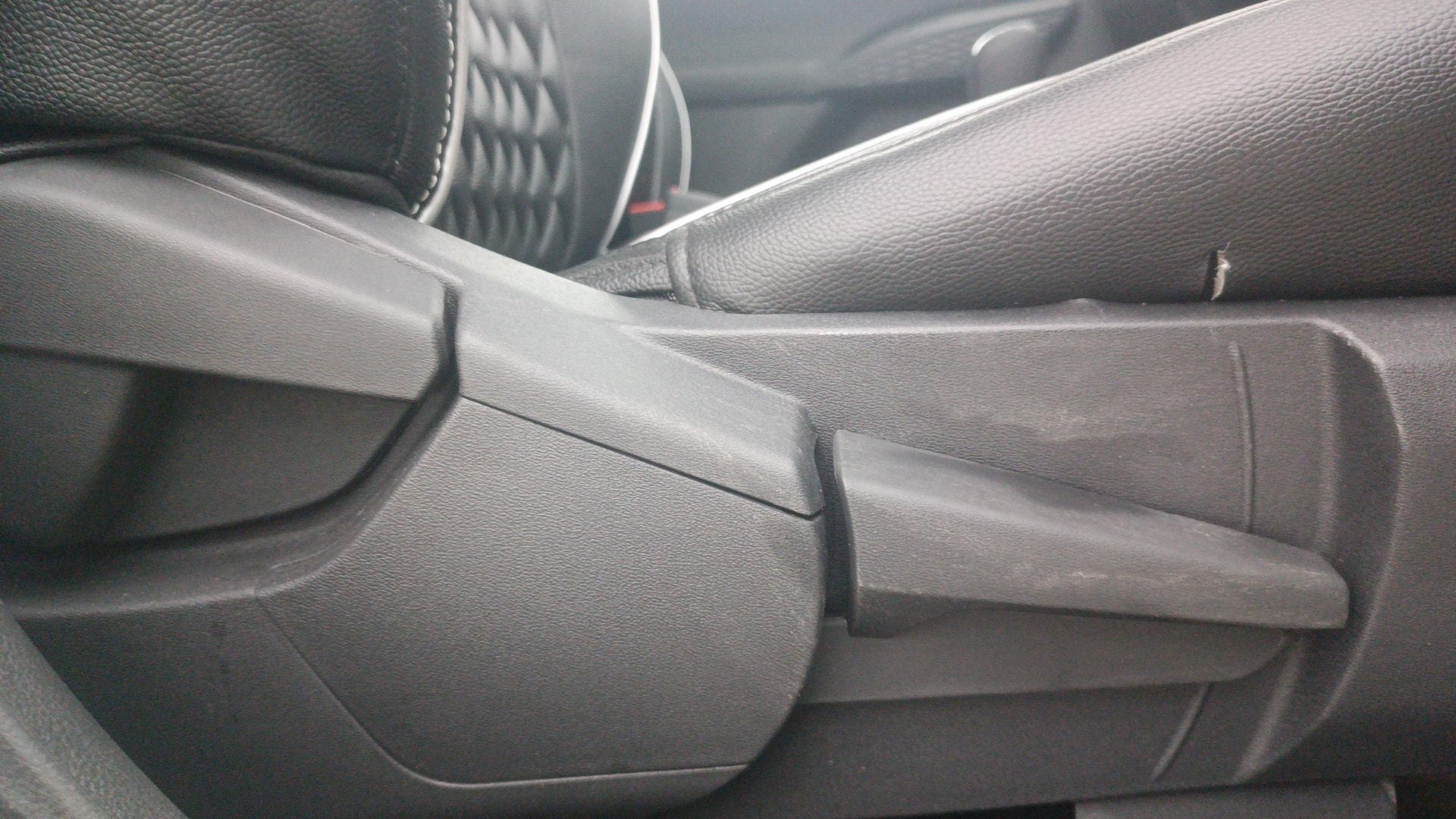 View 2025 Nissan Magnite Acenta B4D 1.0 Petrol AMT Image 18 Used 2025 Nissan Magnite Acenta B4D 1.0 Petrol AMT Image 18