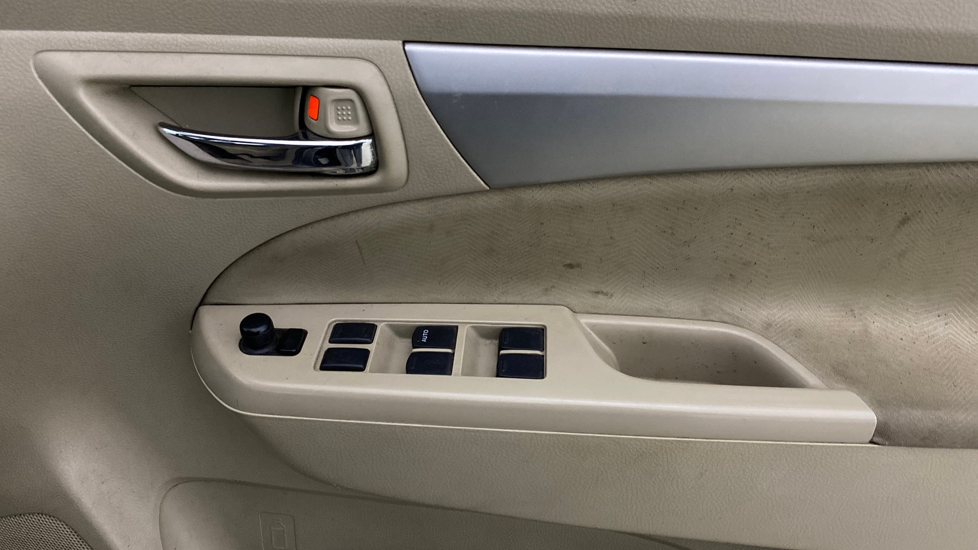View 2017 Maruti Suzuki 1000 Base Variant Image 33 Used 2017 Maruti Suzuki 1000 Base Variant Image 33
