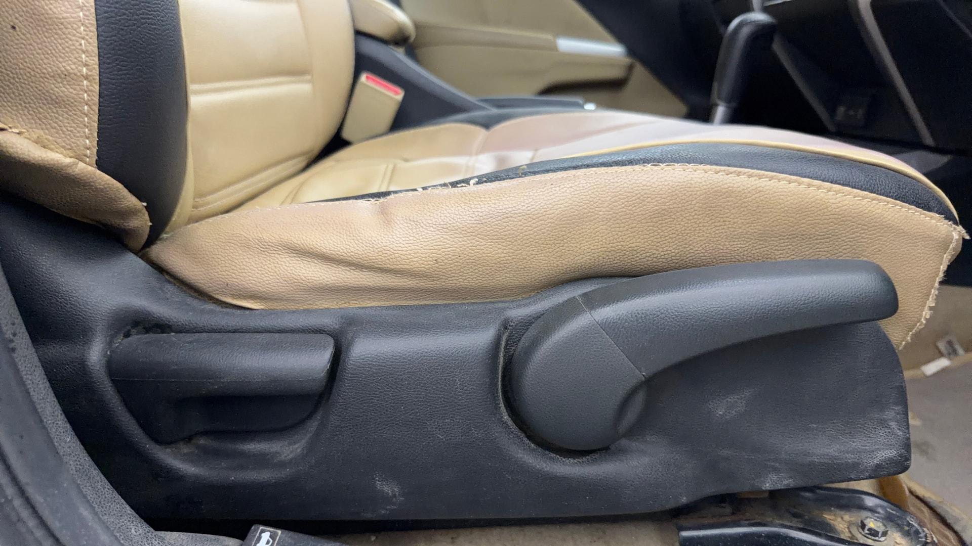 View 2015 Honda City ZX MT Diesel Anniversary Edition Image 19 Used 2015 Honda City ZX MT Diesel Anniversary Edition Image 19