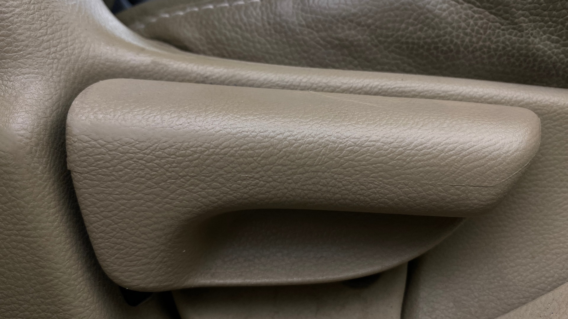 View 2014 Honda Mobilio E Diesel Image 19 Used 2014 Honda Mobilio E Diesel Image 19