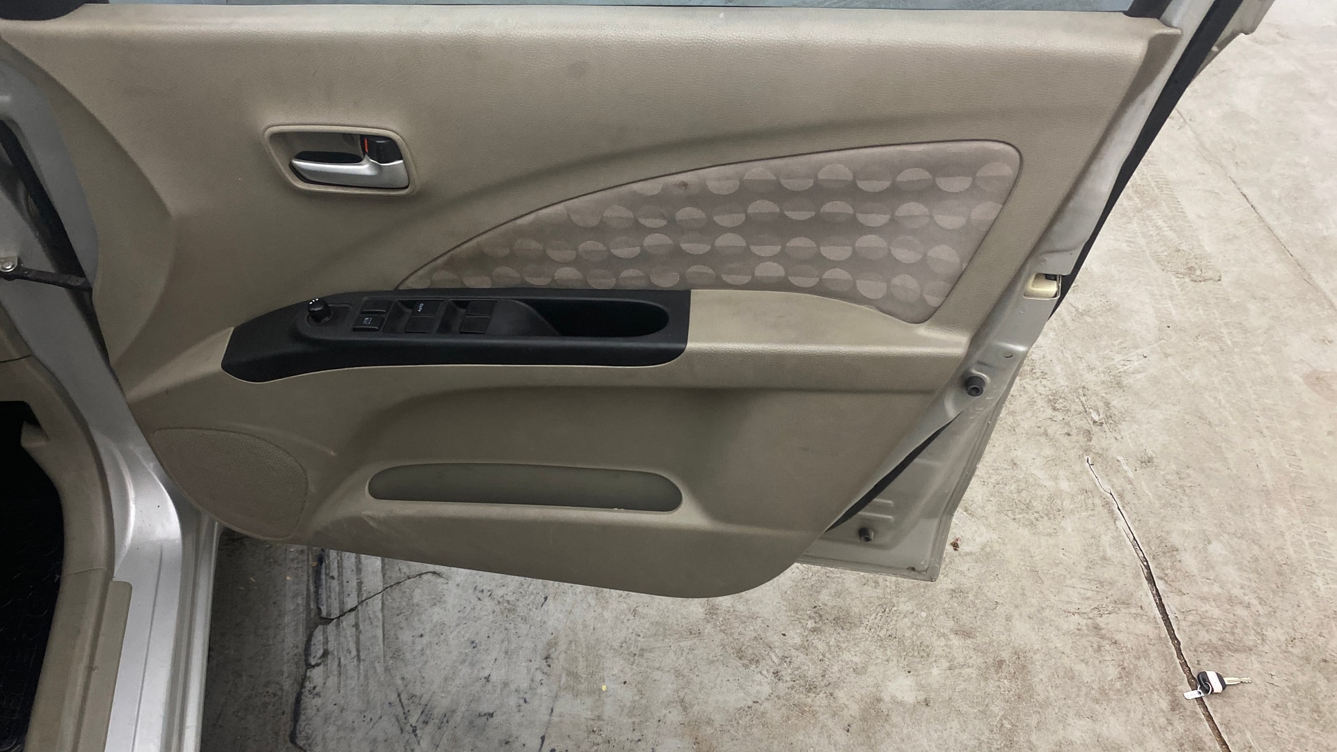 View 2017 Maruti Suzuki 1000 Base Variant Image 33 Used 2017 Maruti Suzuki 1000 Base Variant Image 33