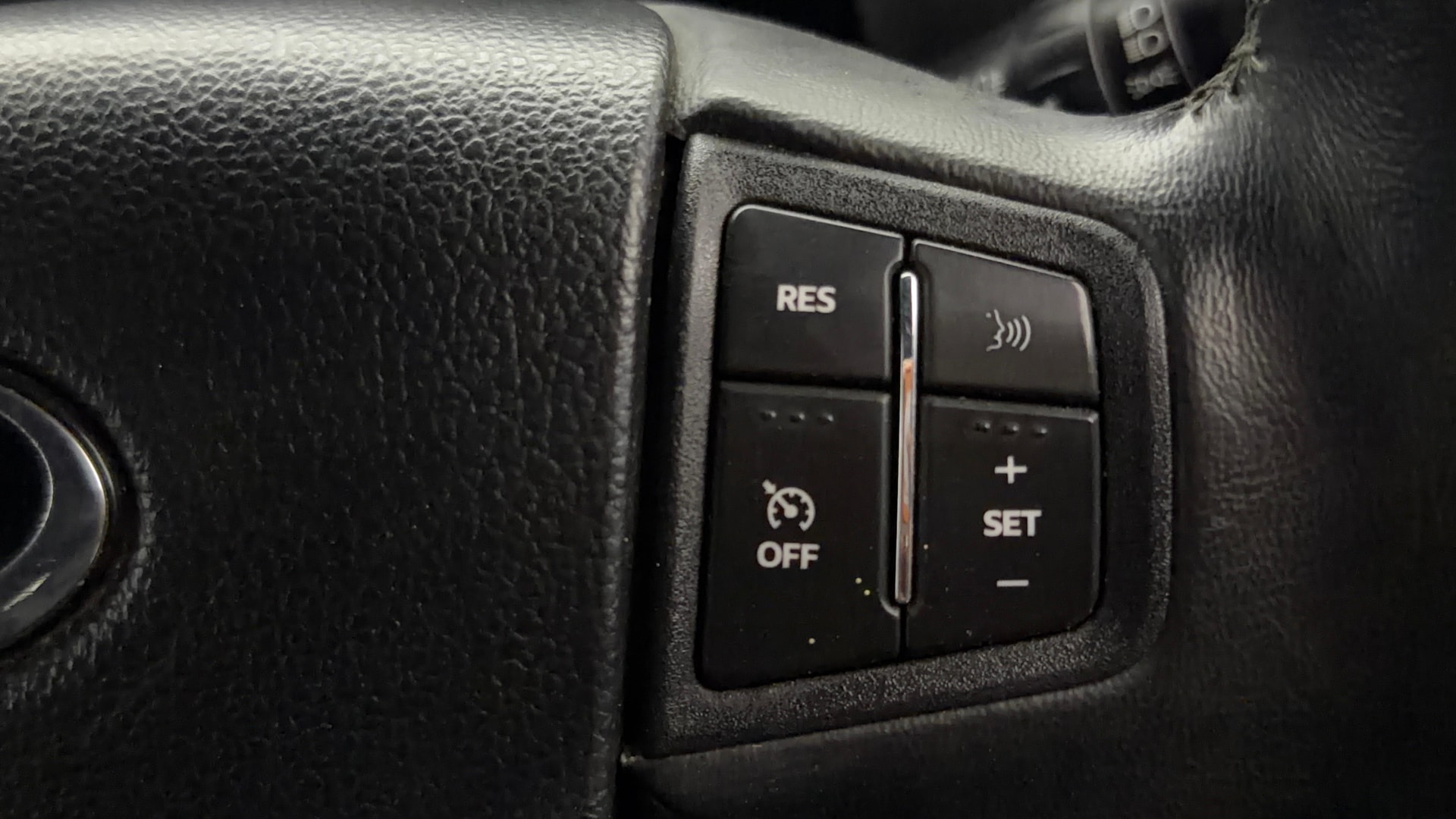 View 2022 Mahindra Thar AX Standard Manual Soft Top 6 Seater Image 3 Used 2022 Mahindra Thar AX Standard Manual Soft Top 6 Seater Image 3