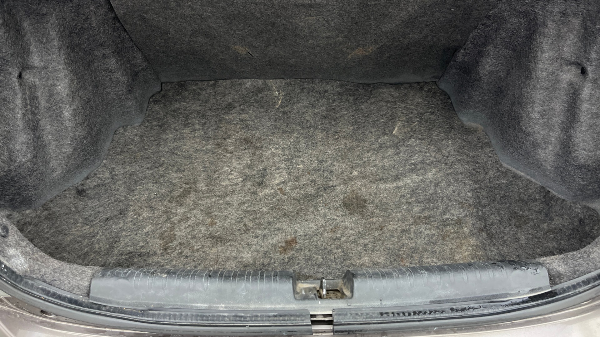 View 2015 Honda Amaze E MT Petrol BS IV Image 10 Used 2015 Honda Amaze E MT Petrol BS IV Image 10