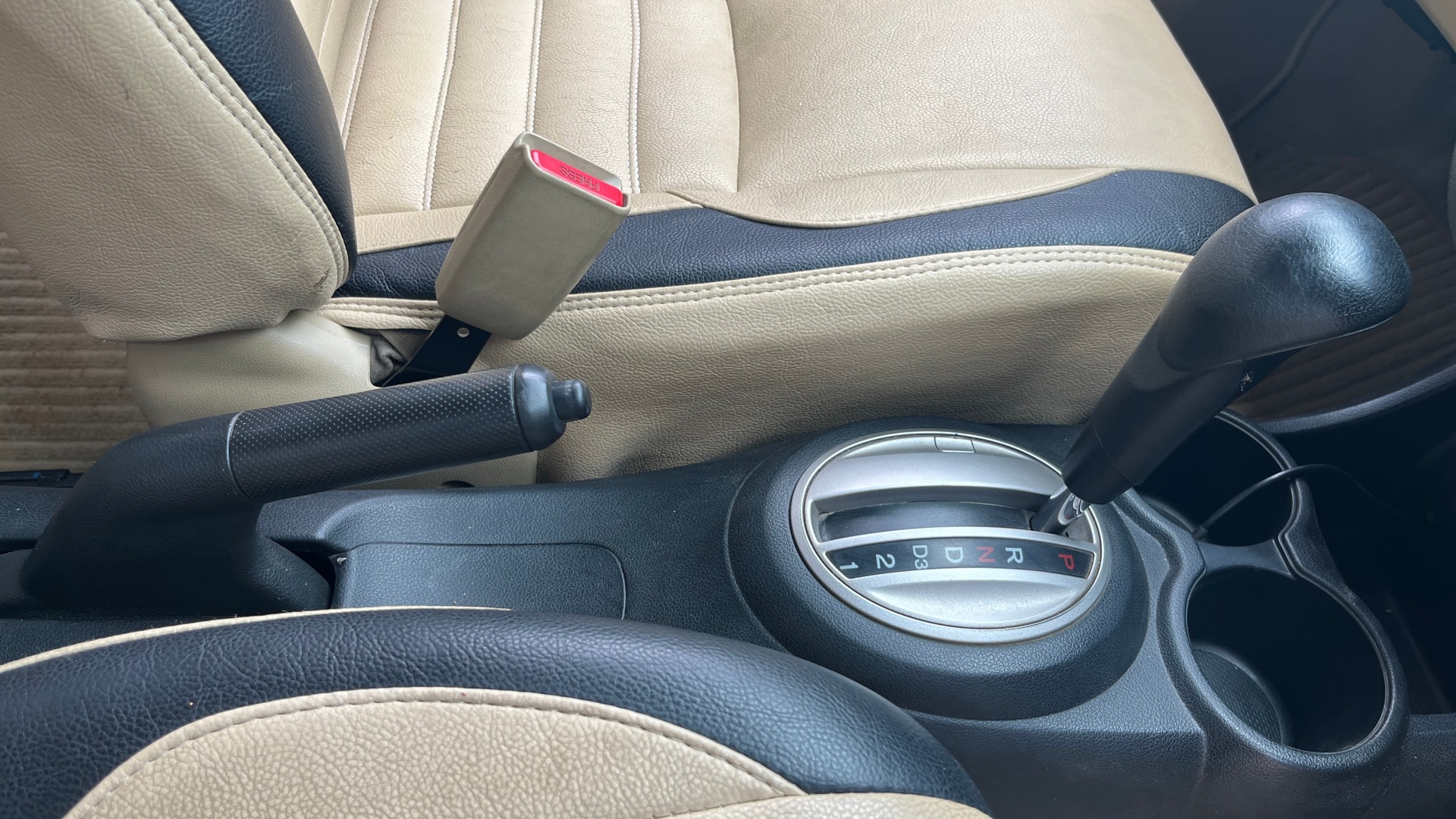 View 2015 Honda Amaze E MT Petrol BS IV Image 37 Used 2015 Honda Amaze E MT Petrol BS IV Image 37