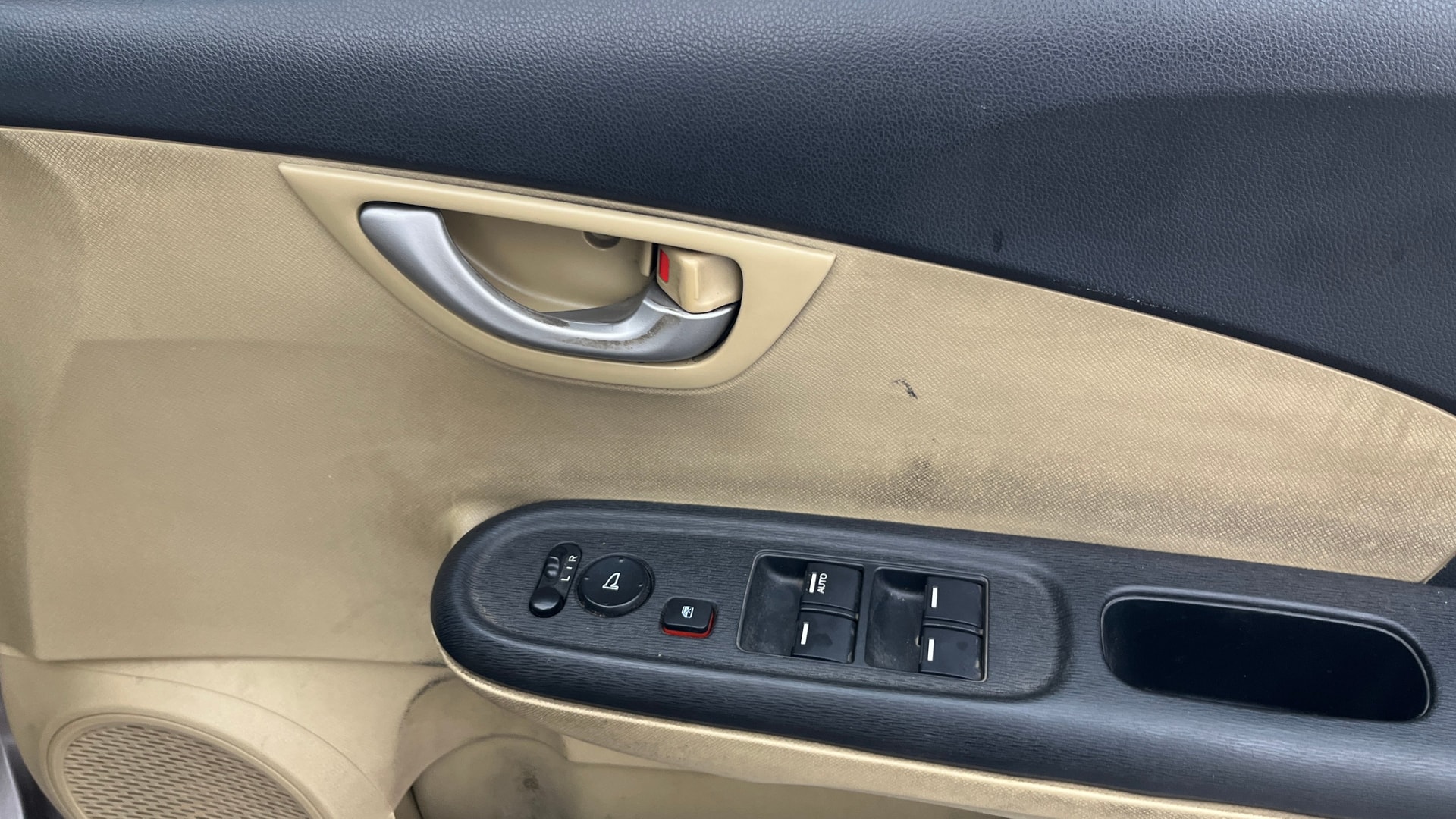 View 2015 Honda Amaze E MT Petrol BS IV Image 32 Used 2015 Honda Amaze E MT Petrol BS IV Image 32