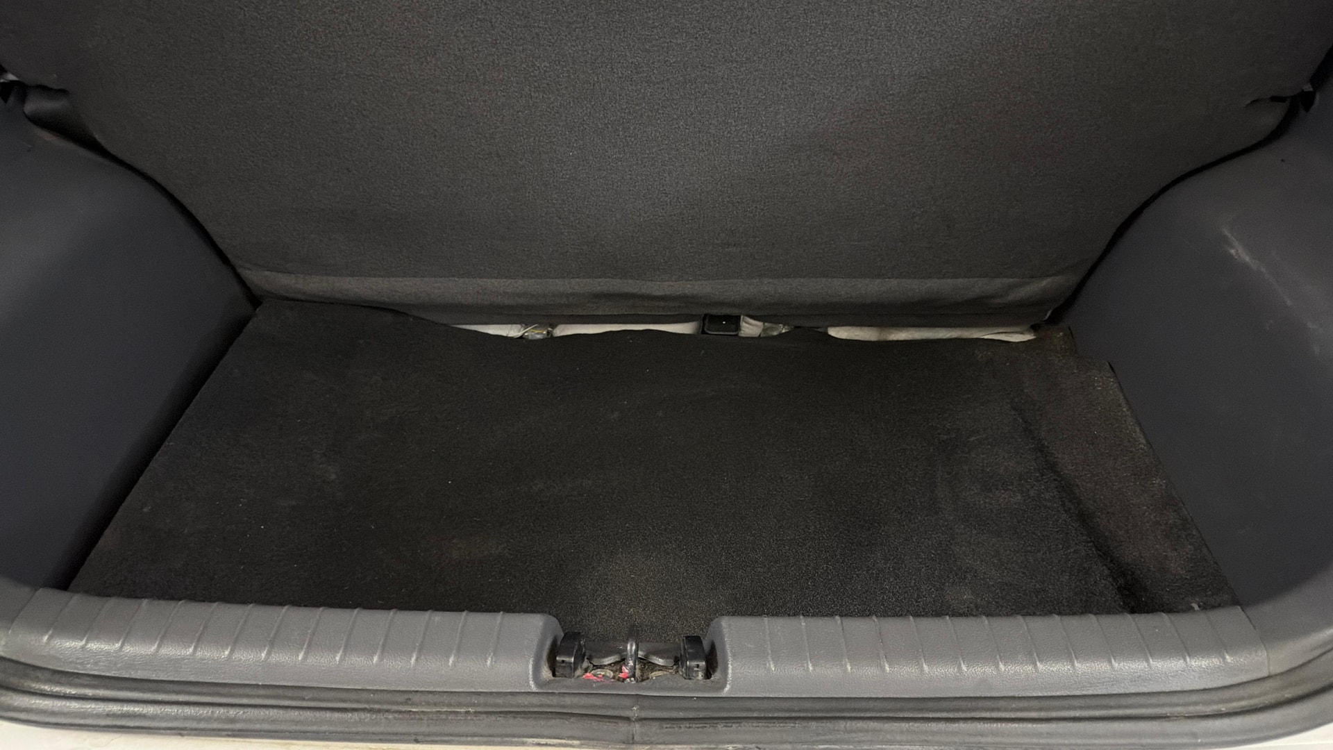 View 2024 Hyundai Grand i10 Nios Era Petrol Image 6 Used 2024 Hyundai Grand i10 Nios Era Petrol Image 6