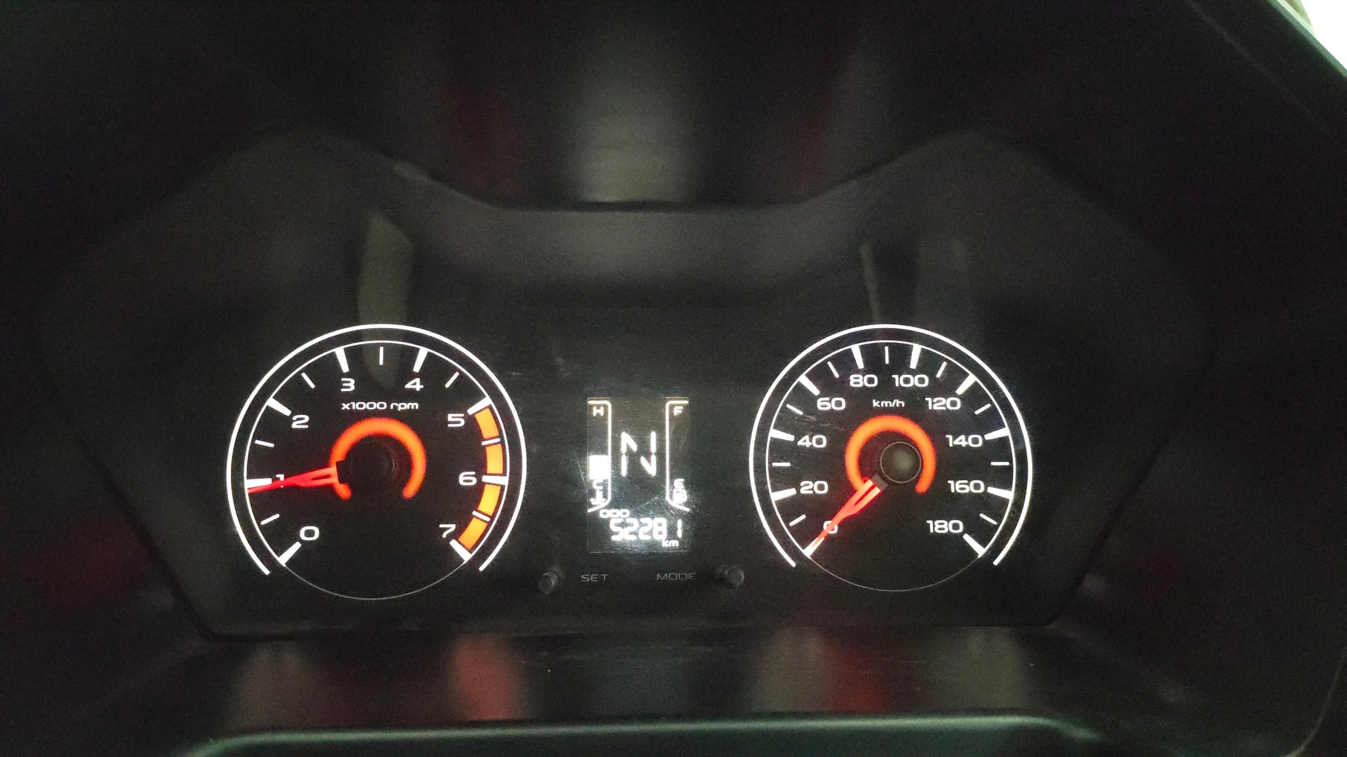 View 2017 Mahindra KUV100 K2 6 STR Image 34 Used 2017 Mahindra KUV100 K2 6 STR Image 34