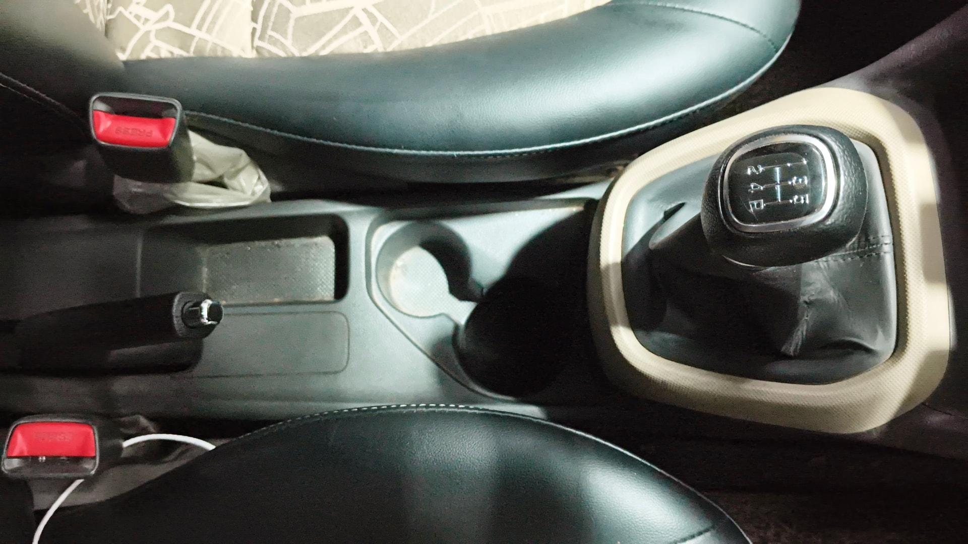 View 2019 Hyundai Grand i10 Sportz 1.2 Kappa Image 39 Used 2019 Hyundai Grand i10 Sportz 1.2 Kappa Image 39