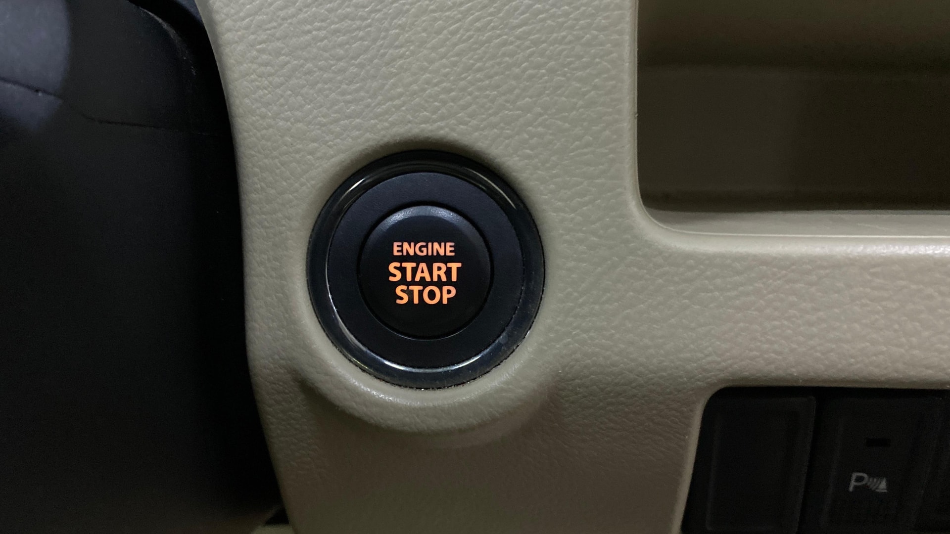 View 2016 Maruti Suzuki 1000 Base Variant Image 42 Used 2016 Maruti Suzuki 1000 Base Variant Image 42