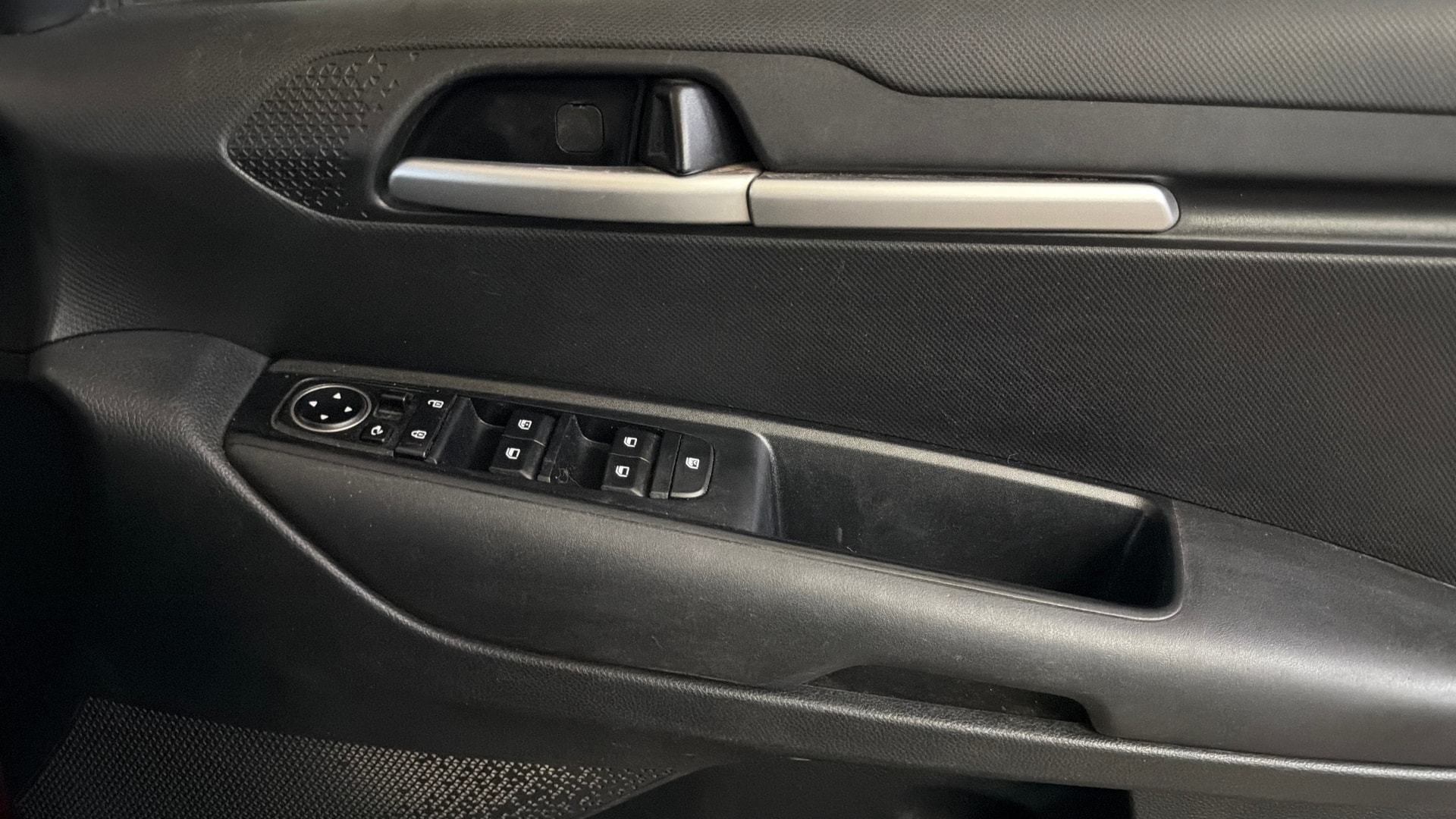 View 2022 Kia Sonet HTK Plus iMT Petrol Image 34 Used 2022 Kia Sonet HTK Plus iMT Petrol Image 34