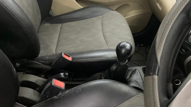 View Hyundai EON Image 38 Used Hyundai EON Image 38