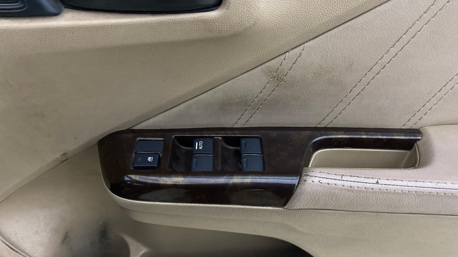 View 2015 Honda City ZX MT Diesel Anniversary Edition Image 33 Used 2015 Honda City ZX MT Diesel Anniversary Edition Image 33