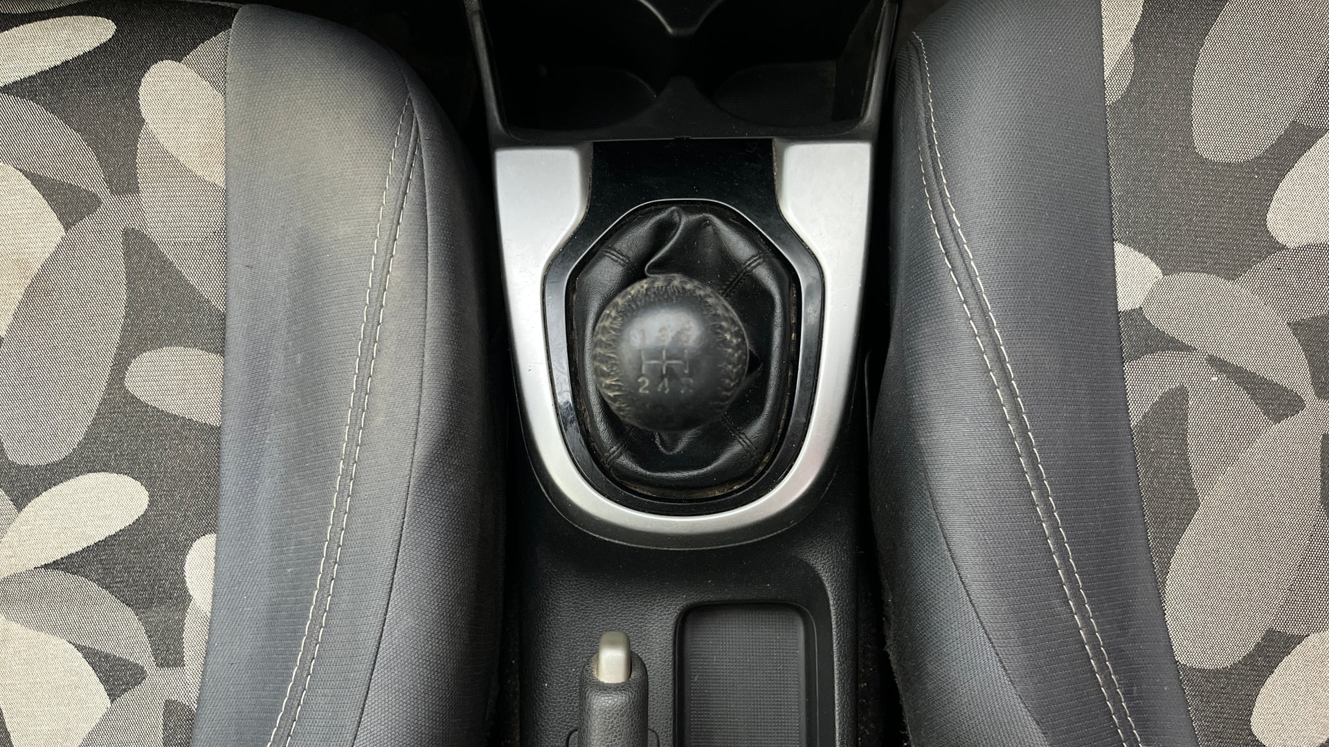View 2016 Honda Jazz E MT Diesel Image 38 Used 2016 Honda Jazz E MT Diesel Image 38