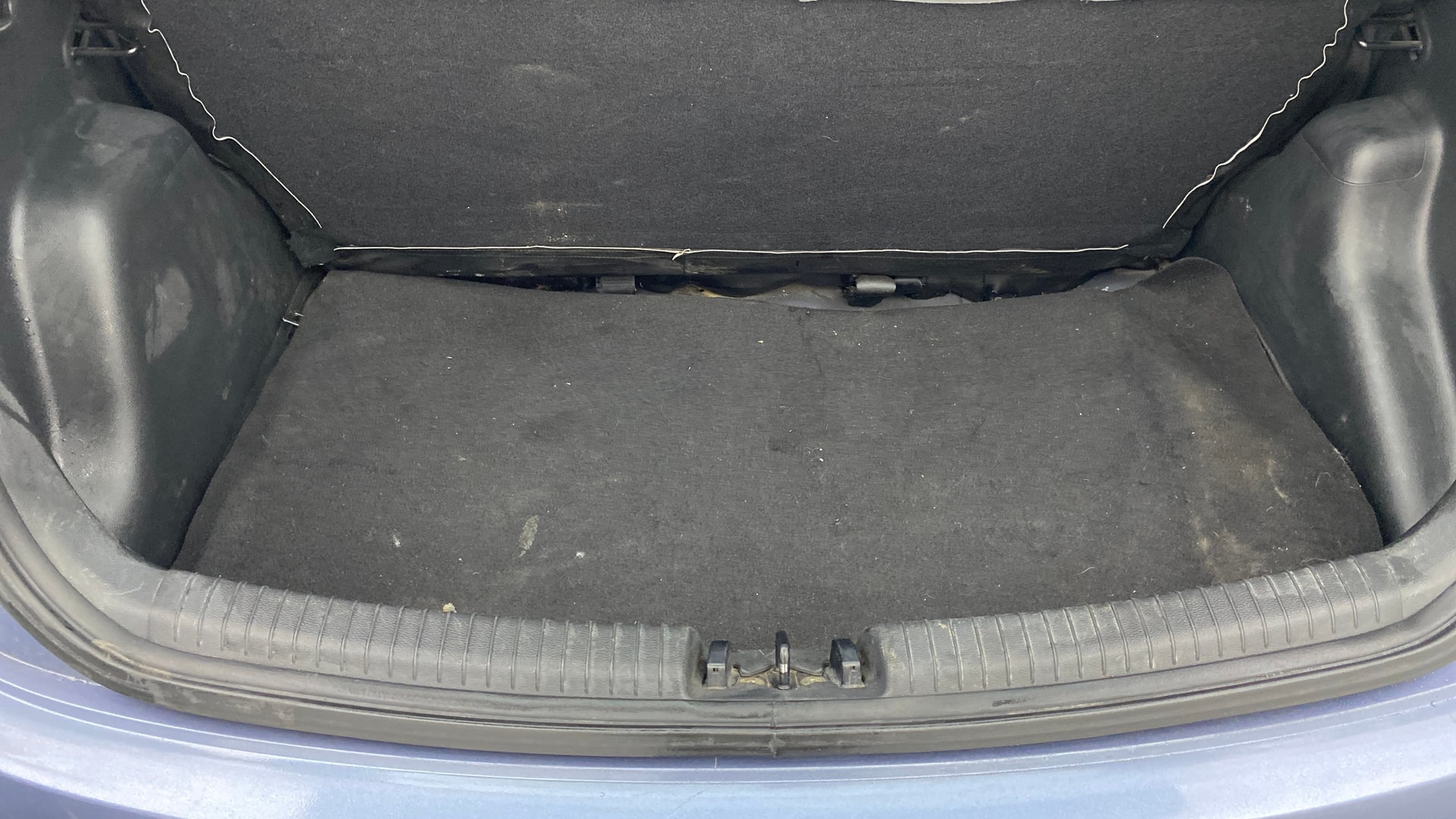 View 2017 Hyundai Grand i10 1.2 Sportz(O) Petrol Image 11 Used 2017 Hyundai Grand i10 1.2 Sportz(O) Petrol Image 11