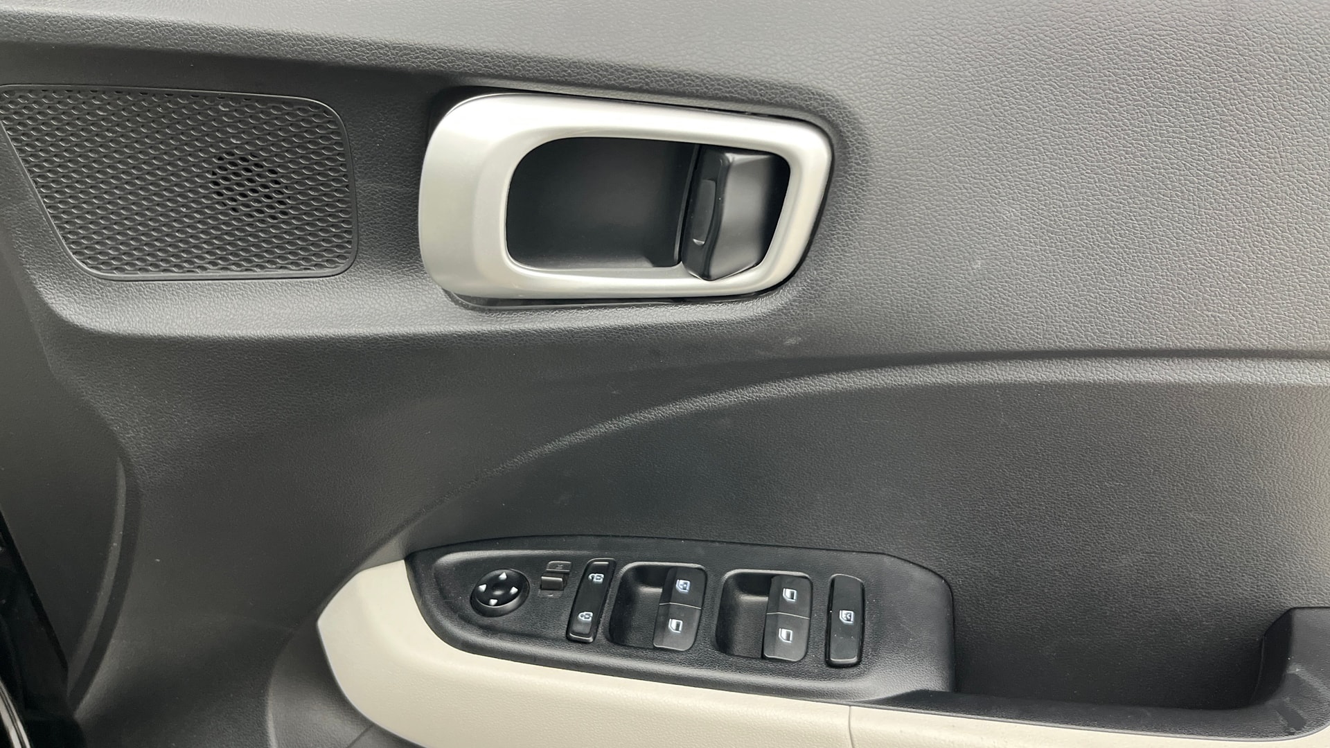 Used 2024 Hyundai Venue Used 2024 Hyundai Venue
