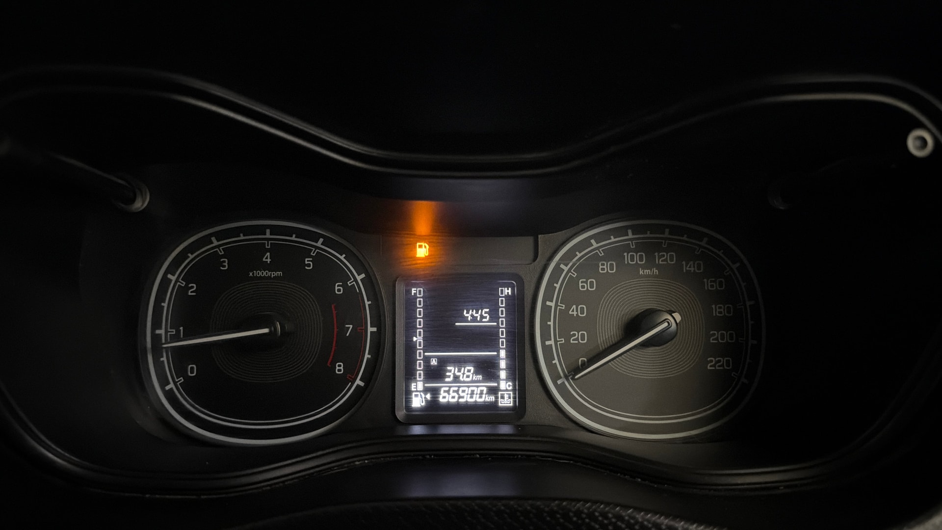View 2022 Maruti Suzuki 1000 Base Variant Image 33 Used 2022 Maruti Suzuki 1000 Base Variant Image 33