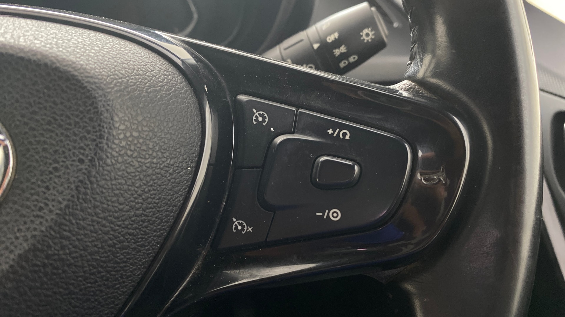 View 2023 Tata Nexon Revotron XE Image 3 Used 2023 Tata Nexon Revotron XE Image 3