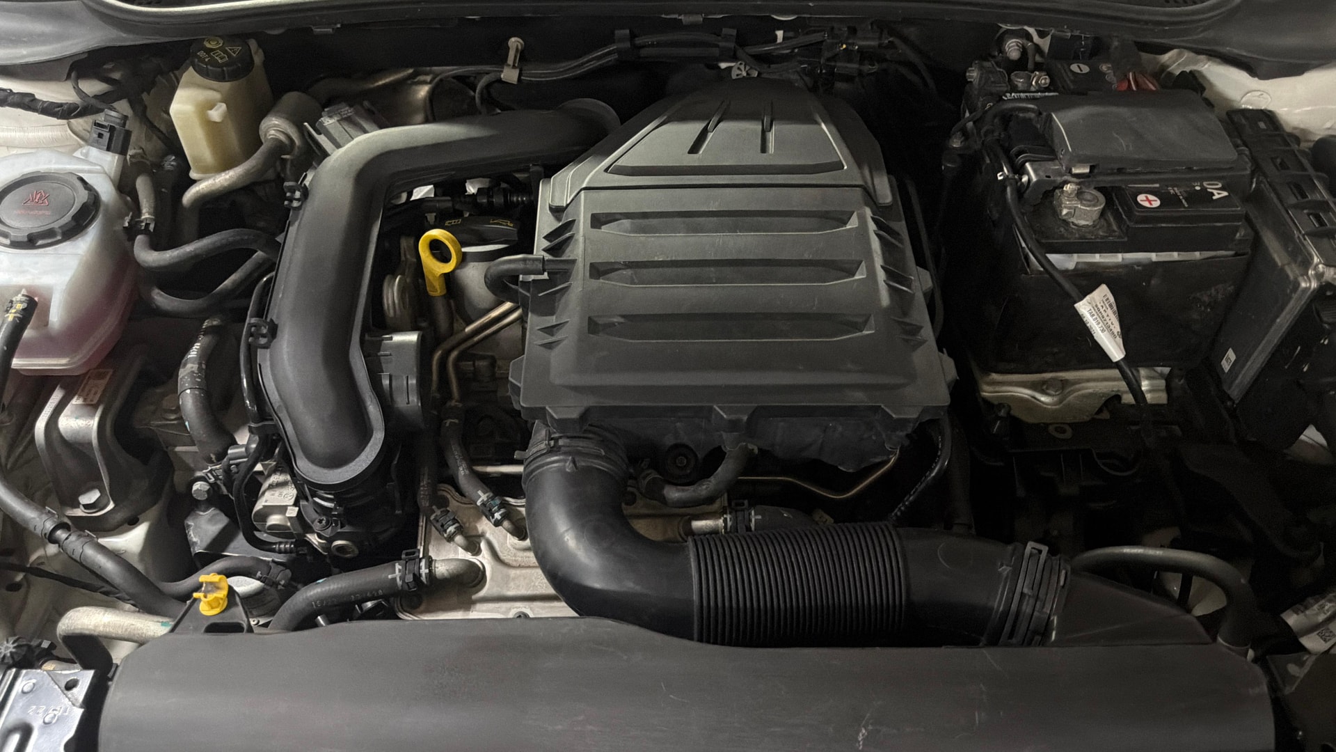 View 2023 Volkswagen Virtus Topline 1.0 TSI MT Image 43 Used 2023 Volkswagen Virtus Topline 1.0 TSI MT Image 43