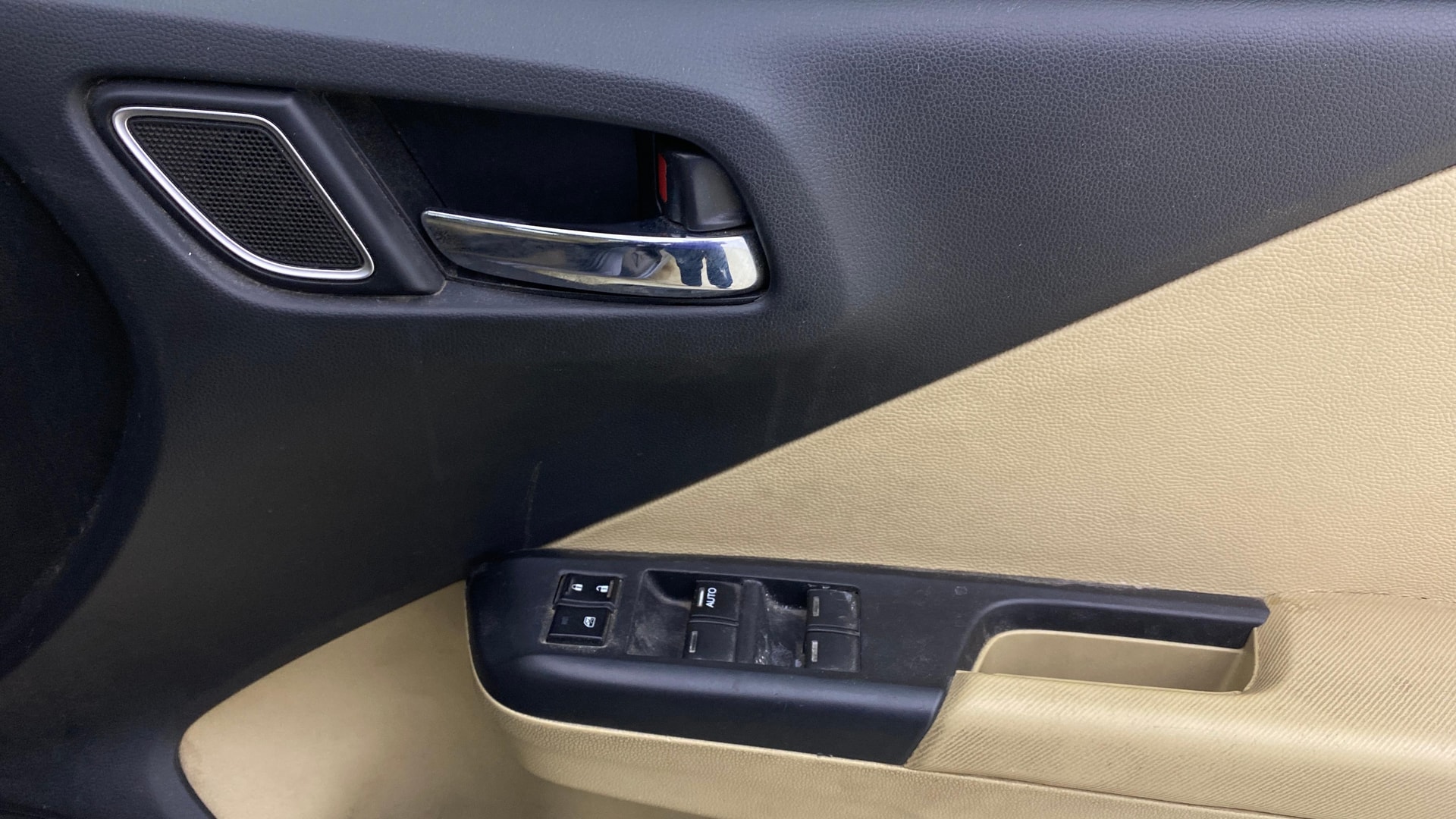 View 2019 Honda City ZX MT Diesel Anniversary Edition Image 39 Used 2019 Honda City ZX MT Diesel Anniversary Edition Image 39