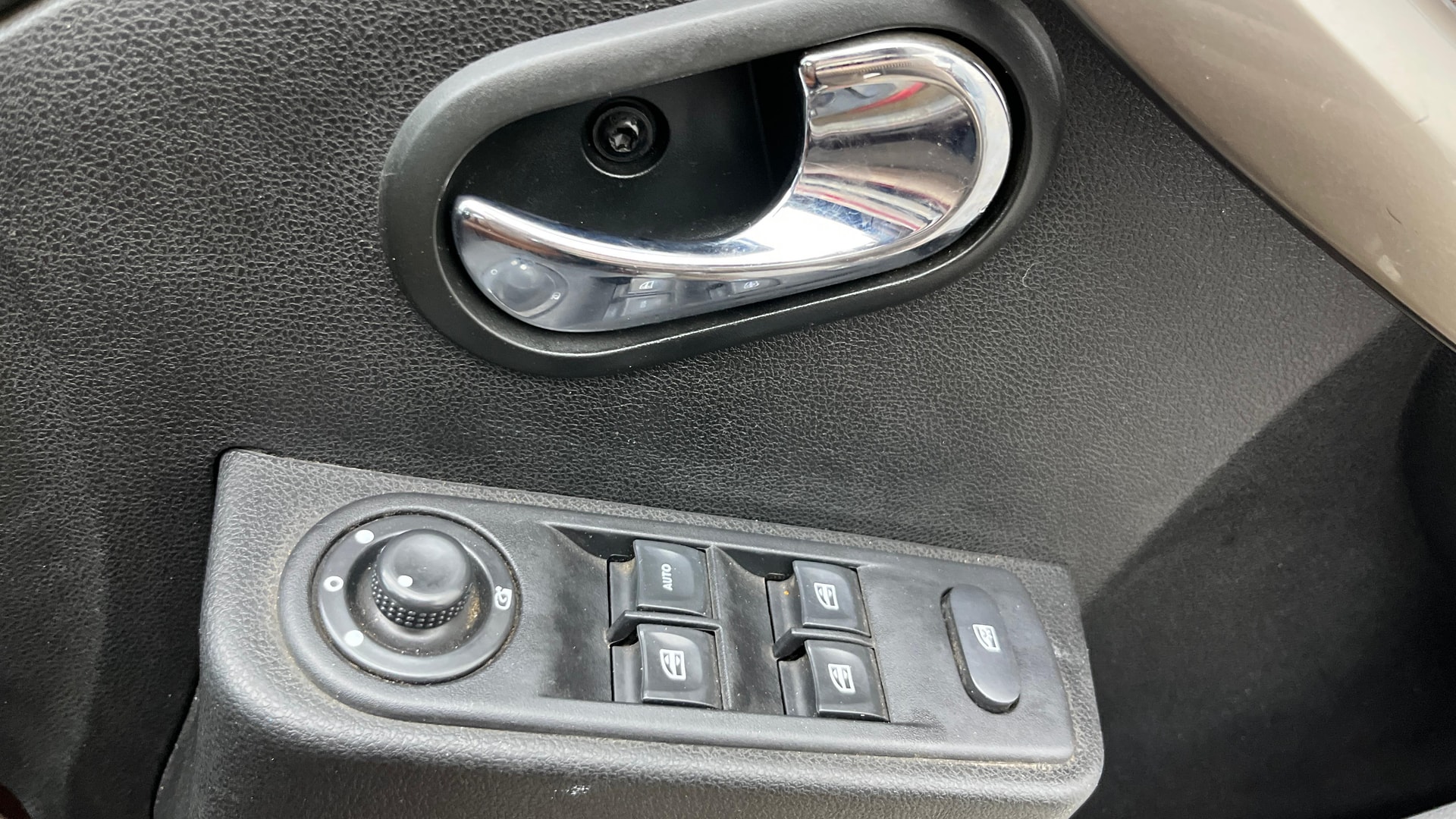 View 2021 Renault Duster 1.3L Turbo Petrol RXZ Image 33 Used 2021 Renault Duster 1.3L Turbo Petrol RXZ Image 33