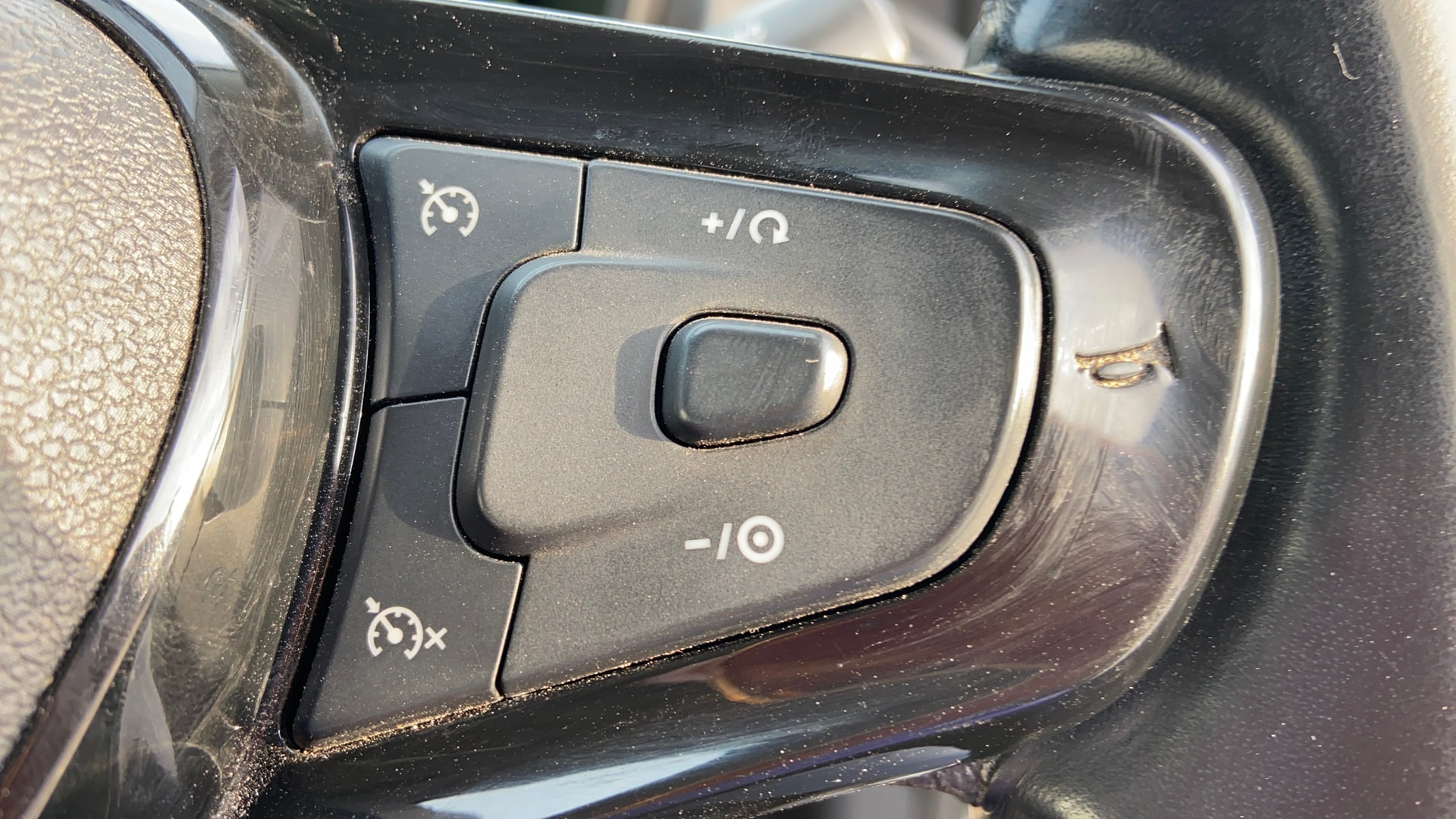 View 2021 Tata Nexon Revotron XE Image 3 Used 2021 Tata Nexon Revotron XE Image 3