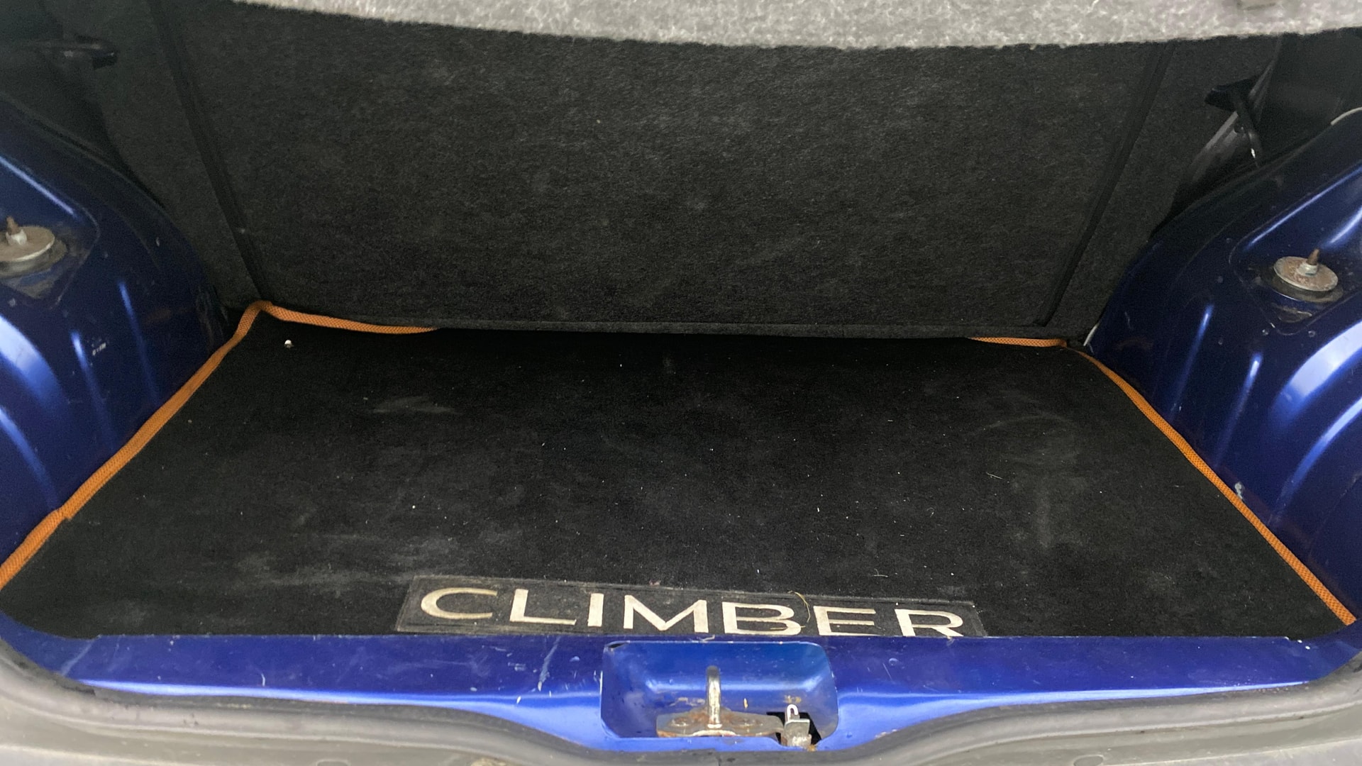 View 2019 Renault Kwid Climber (O) Easy-R Image 10 Used 2019 Renault Kwid Climber (O) Easy-R Image 10
