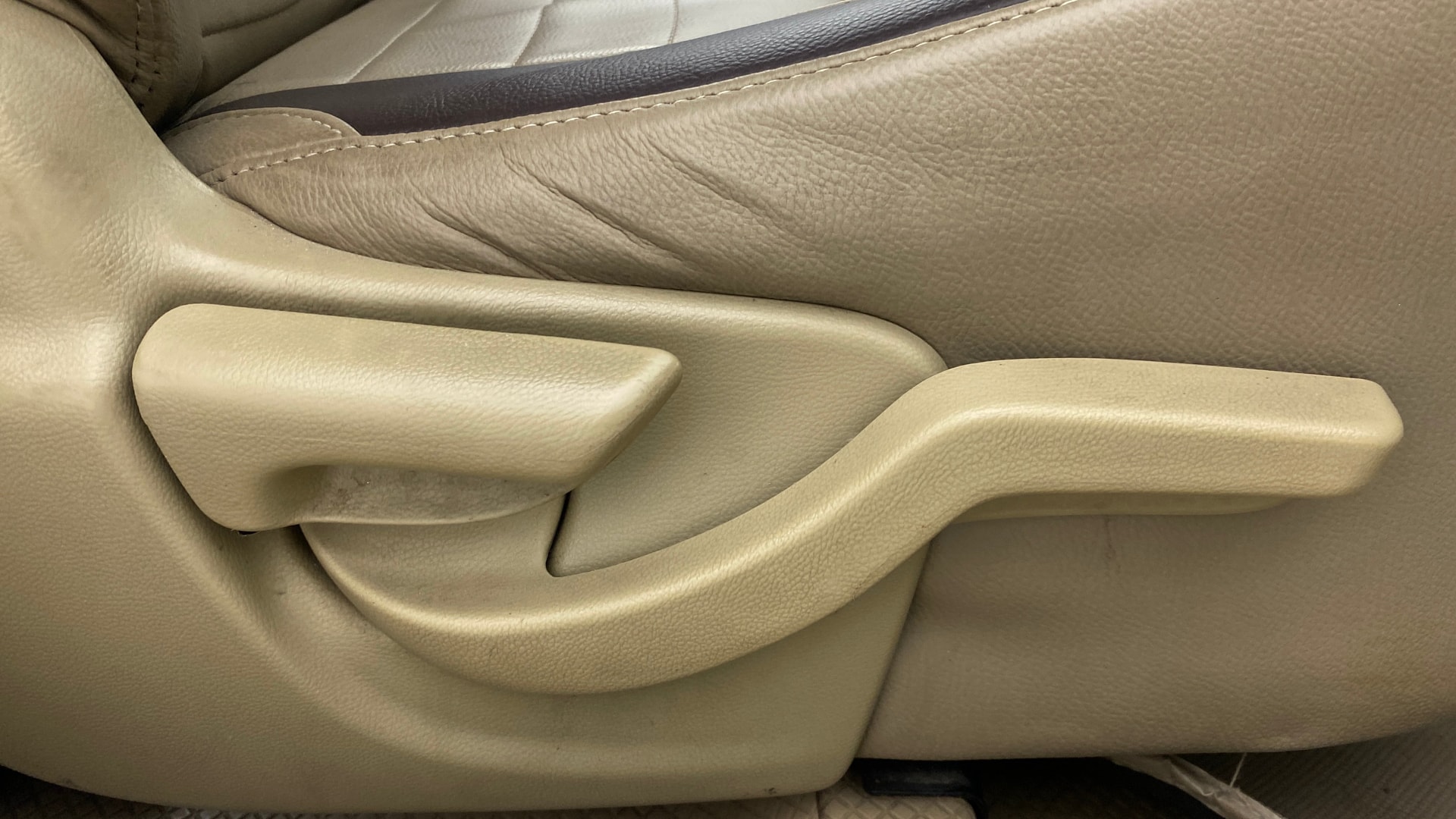 View 2014 Honda Amaze E MT Petrol BS IV Image 18 Used 2014 Honda Amaze E MT Petrol BS IV Image 18