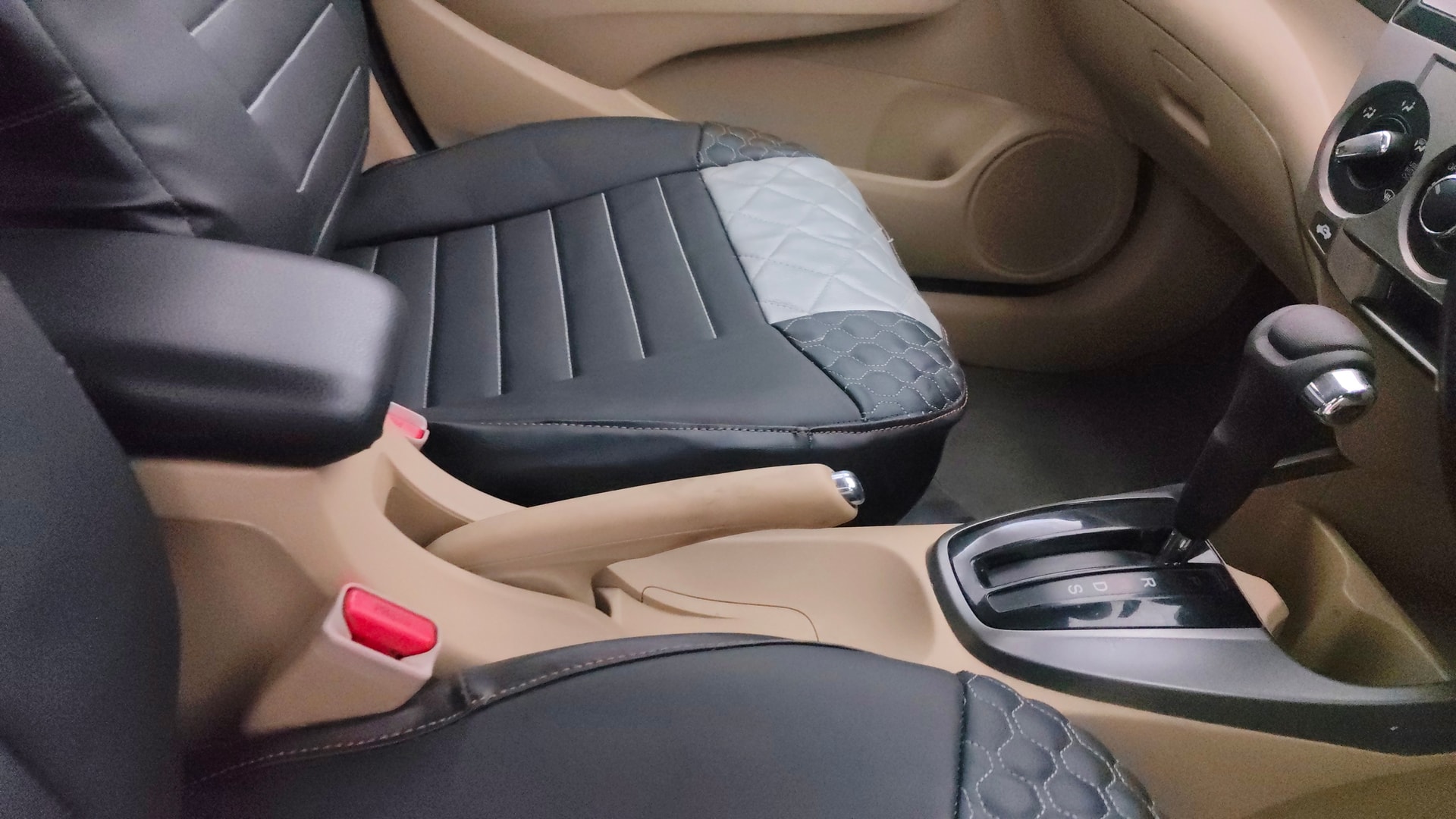 View 2013 Honda City ZX MT Diesel Anniversary Edition Image 38 Used 2013 Honda City ZX MT Diesel Anniversary Edition Image 38