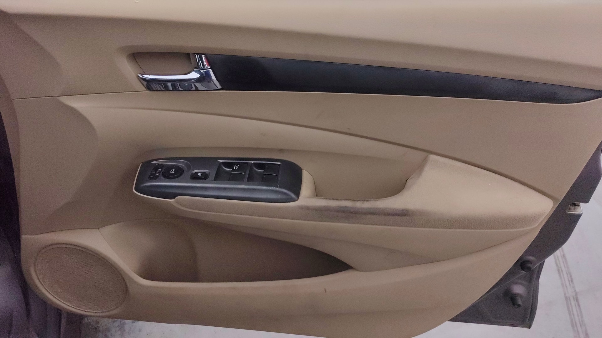 View 2013 Honda City ZX MT Diesel Anniversary Edition Image 33 Used 2013 Honda City ZX MT Diesel Anniversary Edition Image 33