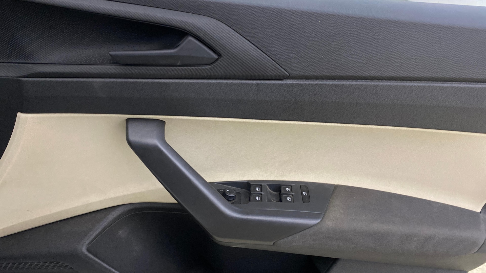 View 2023 Skoda Slavia Active 1.0 TSI MT Image 32 Used 2023 Skoda Slavia Active 1.0 TSI MT Image 32